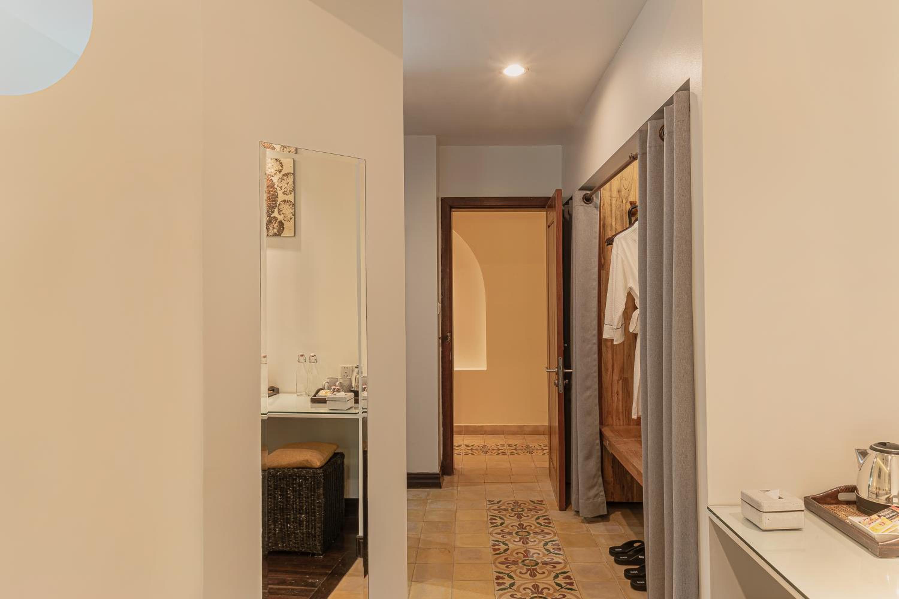 Deluxe Double Room with Balcony - Photo 45
