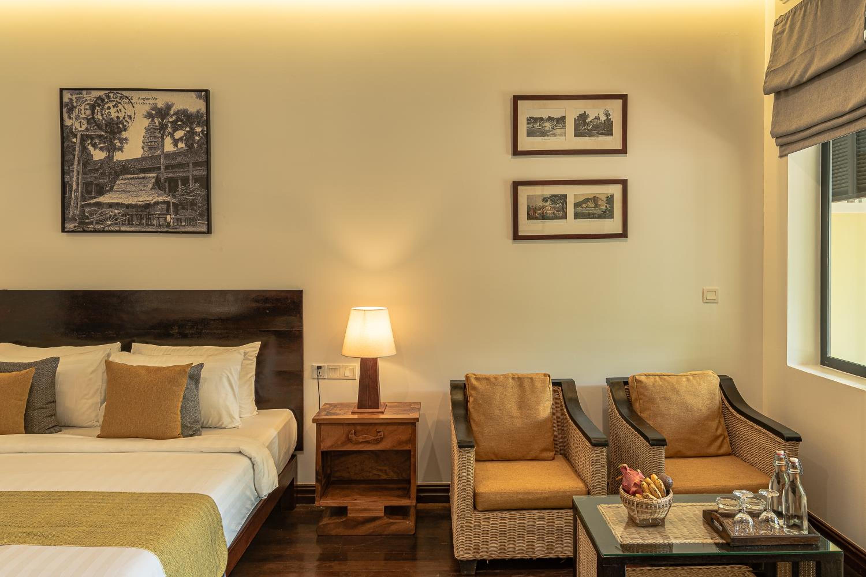 Deluxe Double Room with Balcony - Photo 10