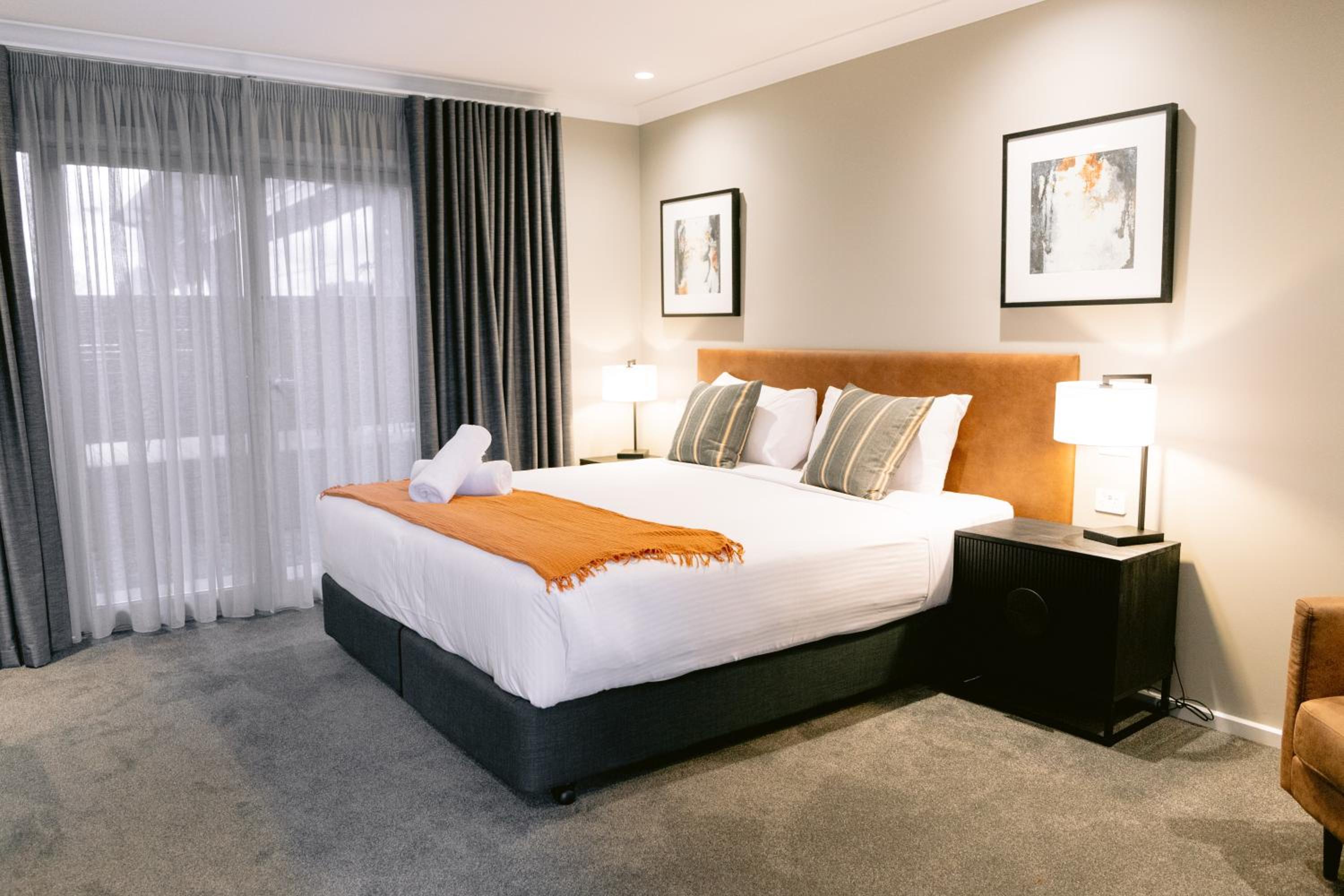 Executive Suite with Spa Bath