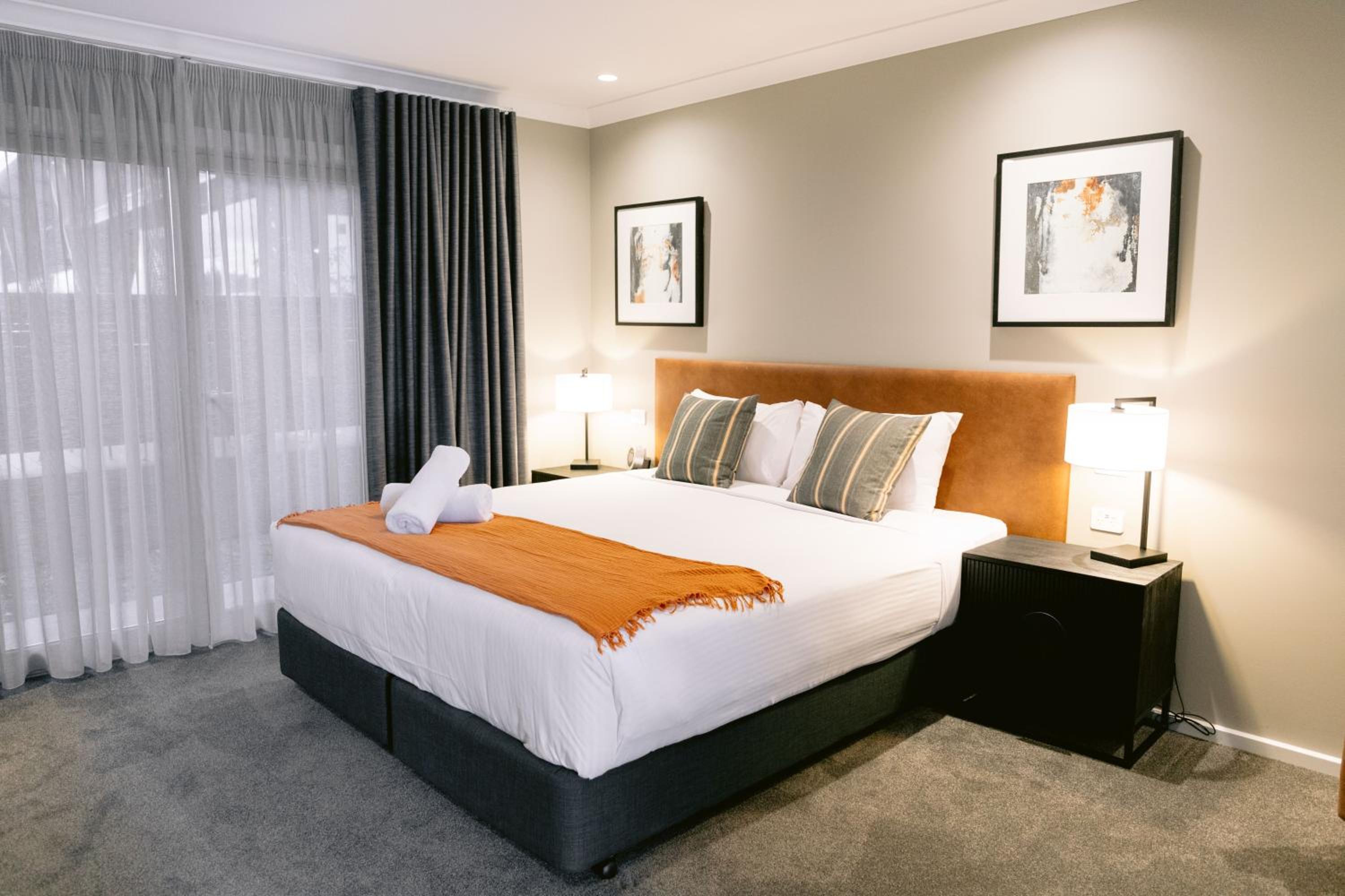 Corner Suite