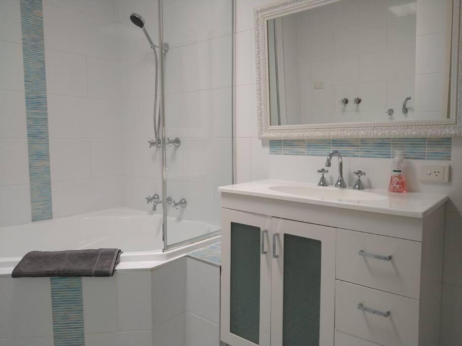 Three-Bedroom Apartment photo 3