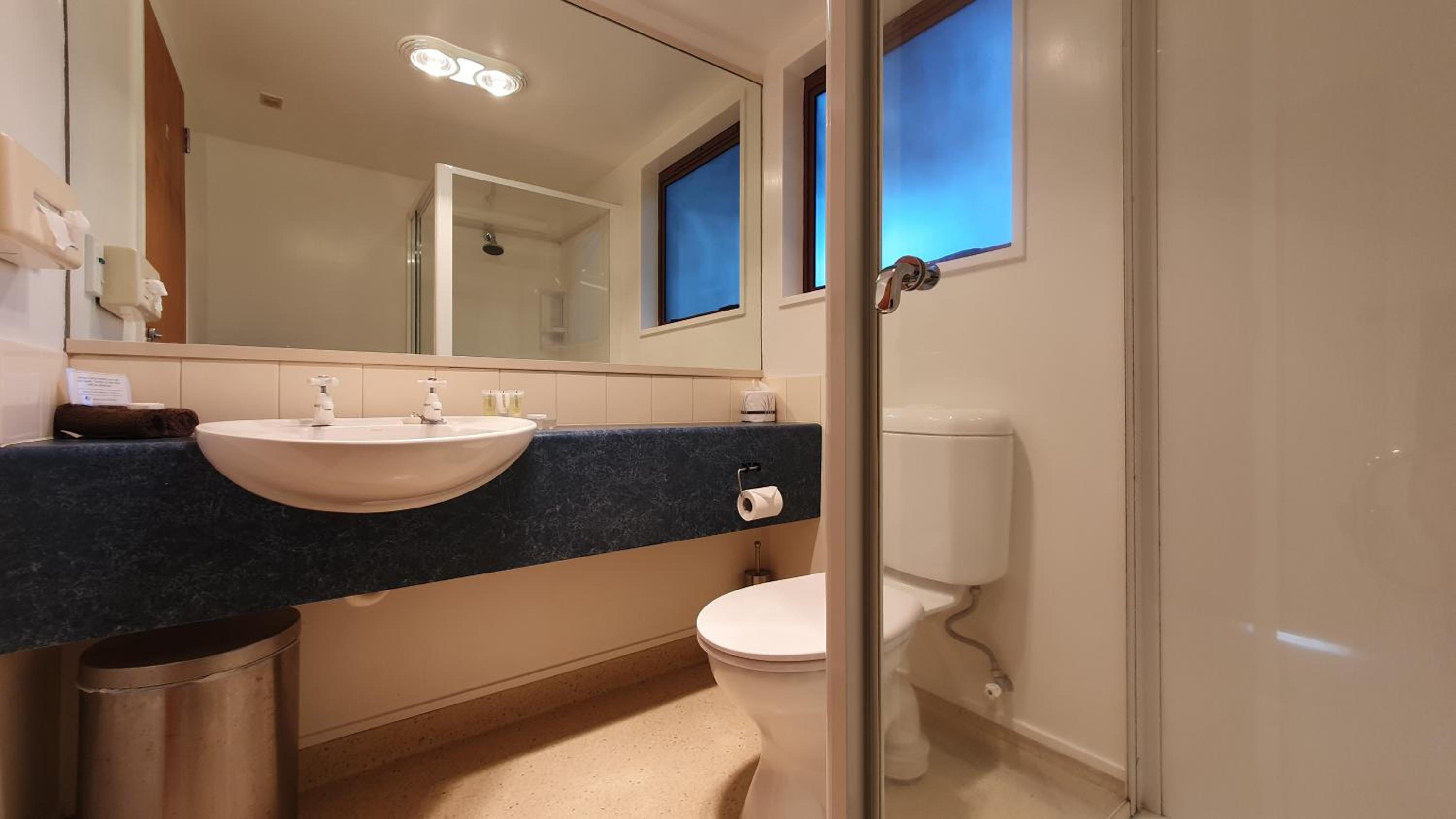Large One-Bedroom Suite photo 2