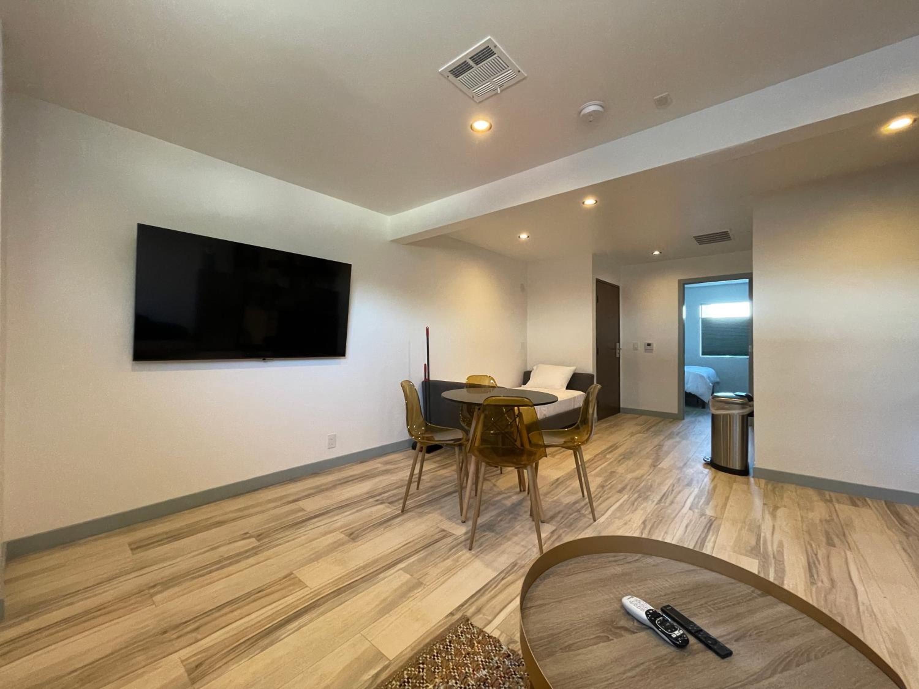 Apartment thumbnail 6