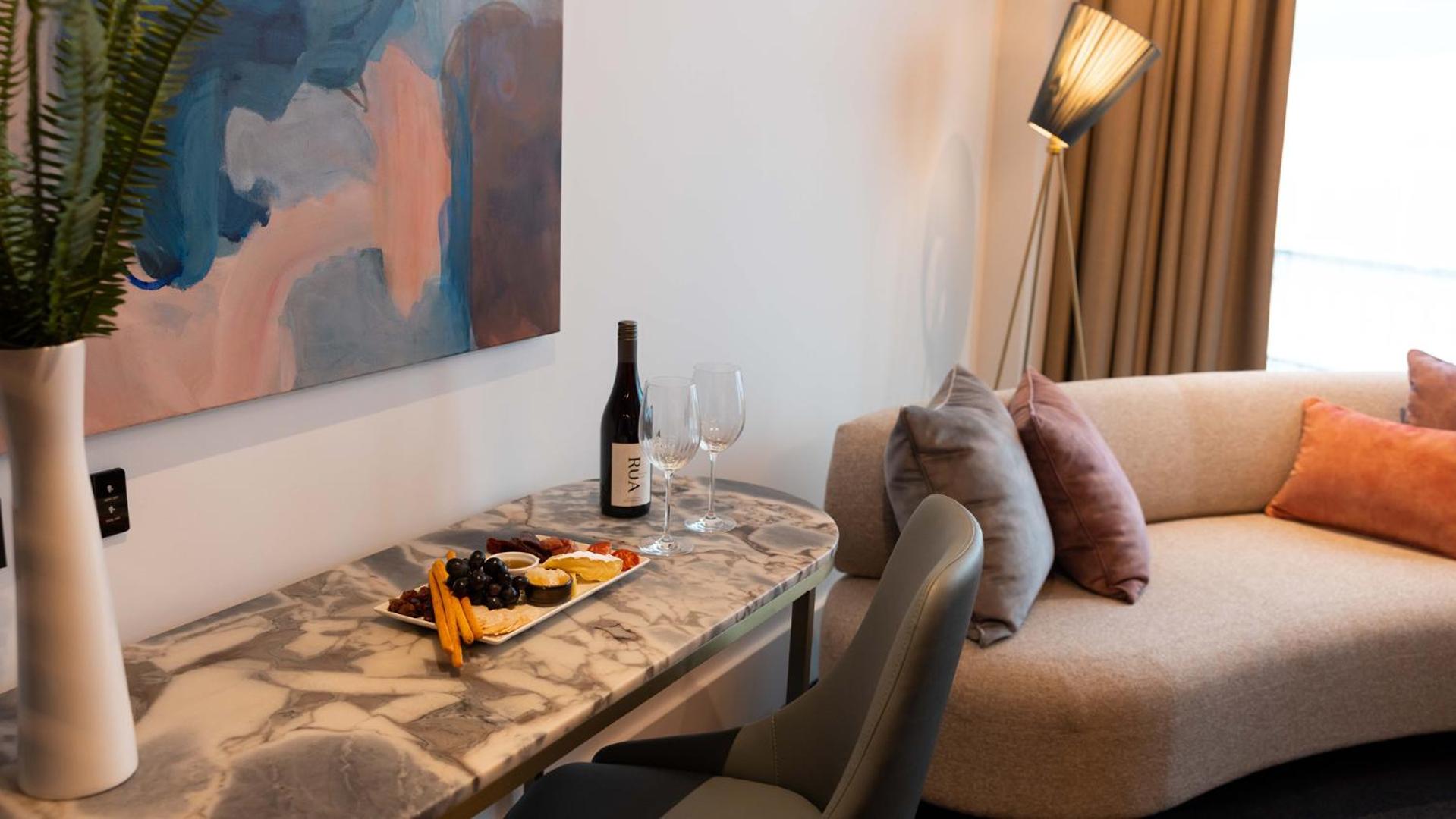Horizon Suite - Photo 5