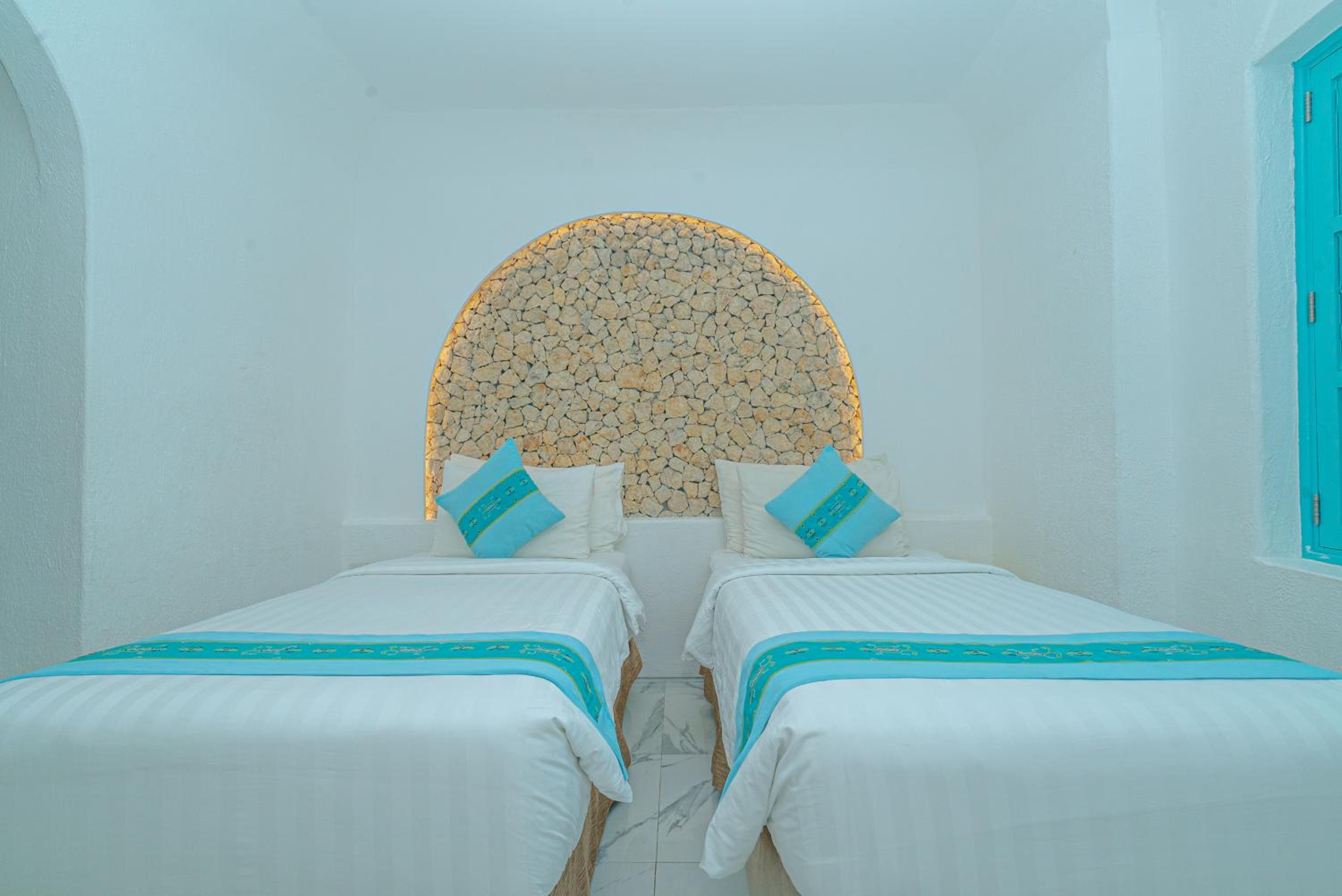 Standard Room with No View & No Window
