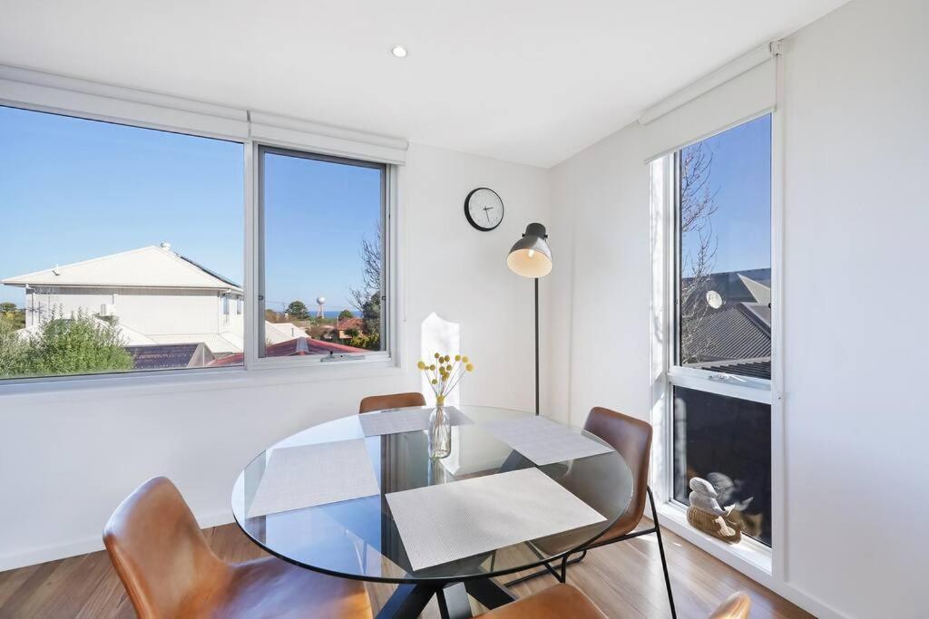 Two-Bedroom House photo 2