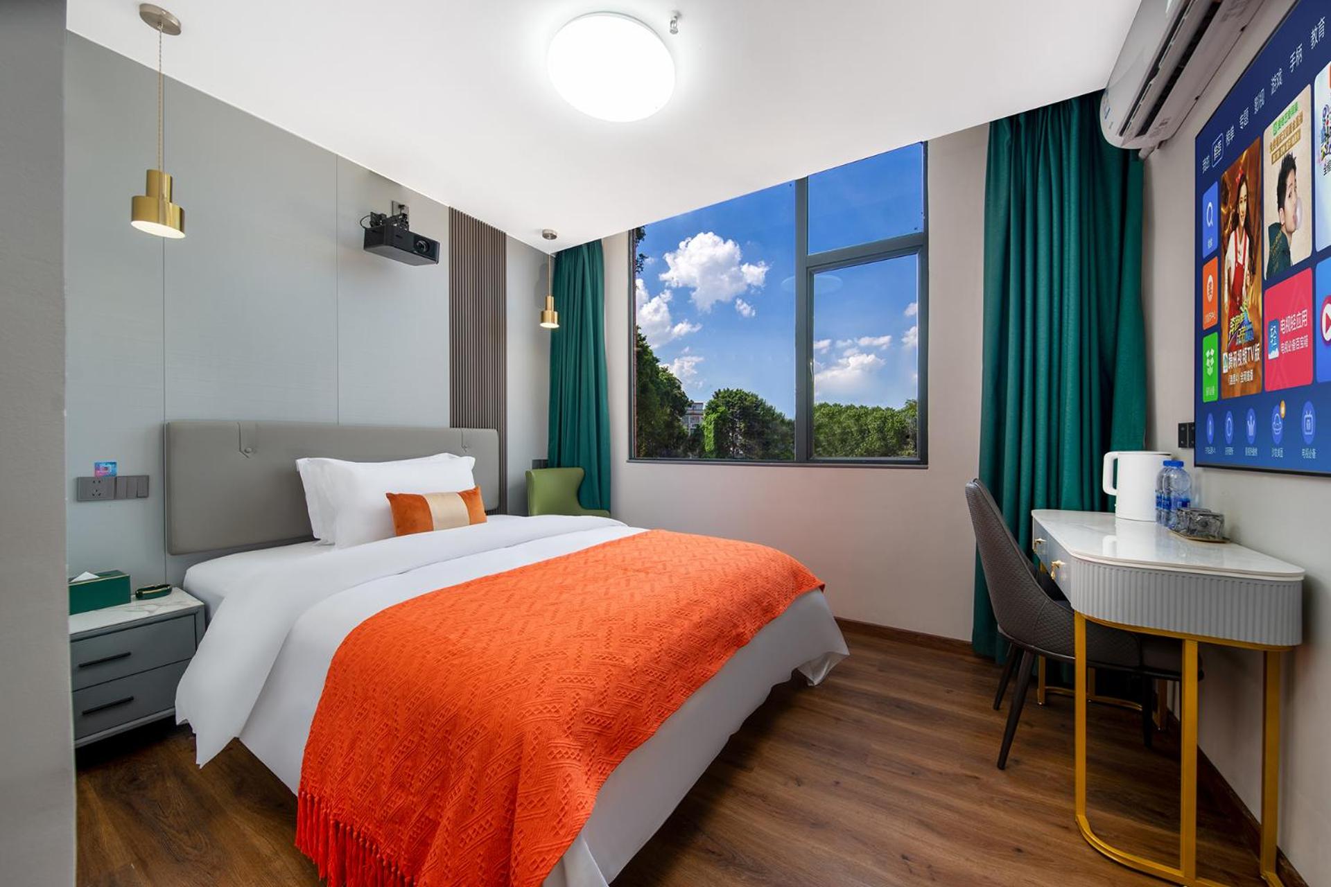 Deluxe Queen Room