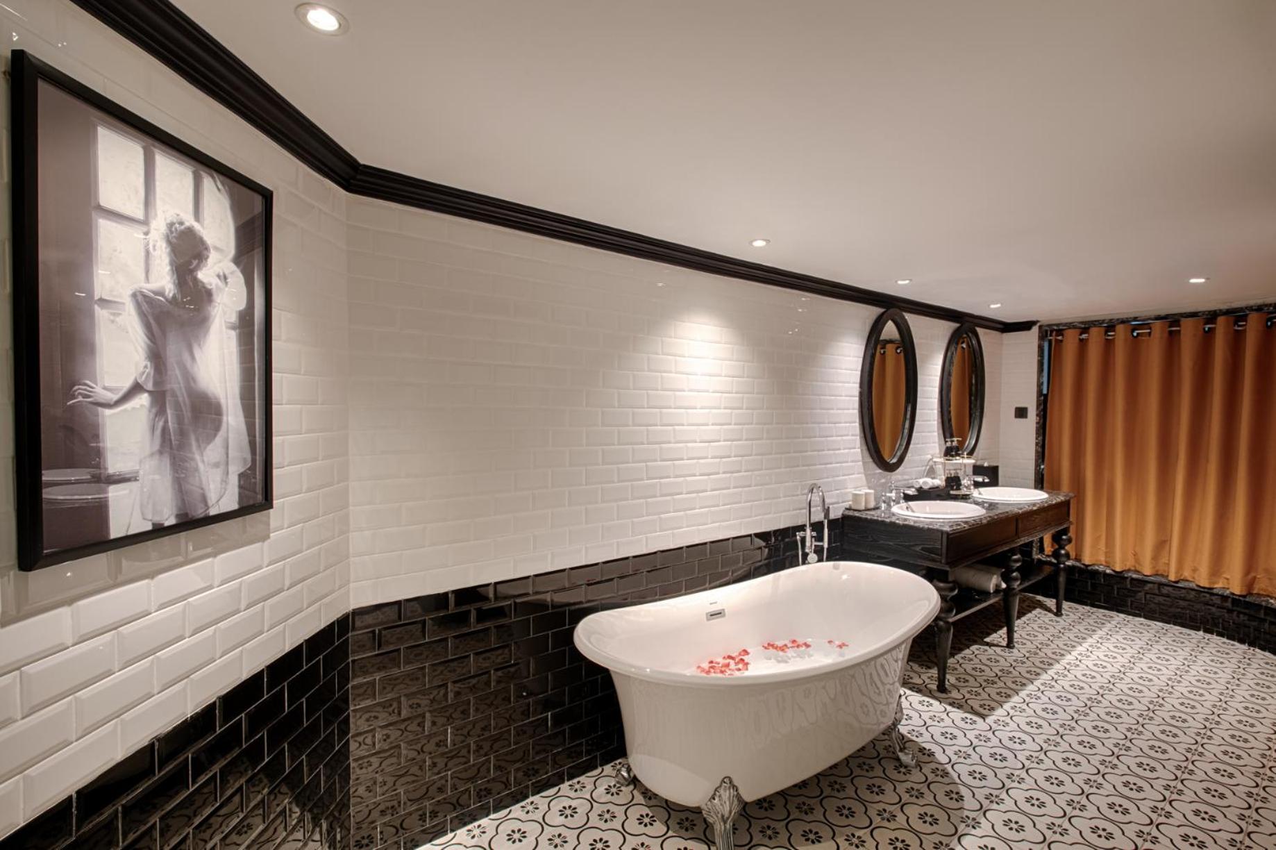 Special Offer - Suite Twin with Bathtub photo 3