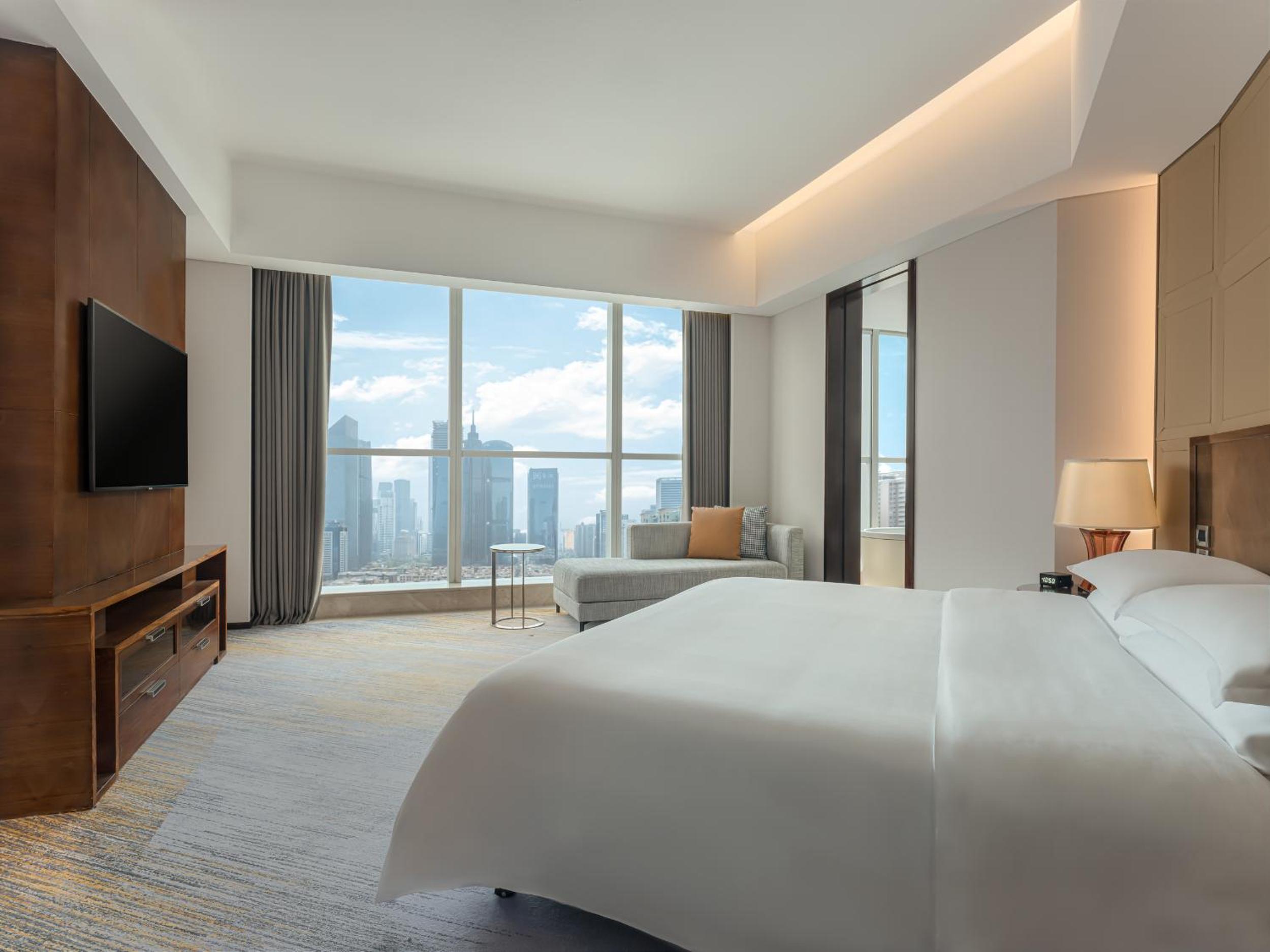 Apartment Suite, Club lounge access, 1 Bedroom Suite, 1 King - Photo 10