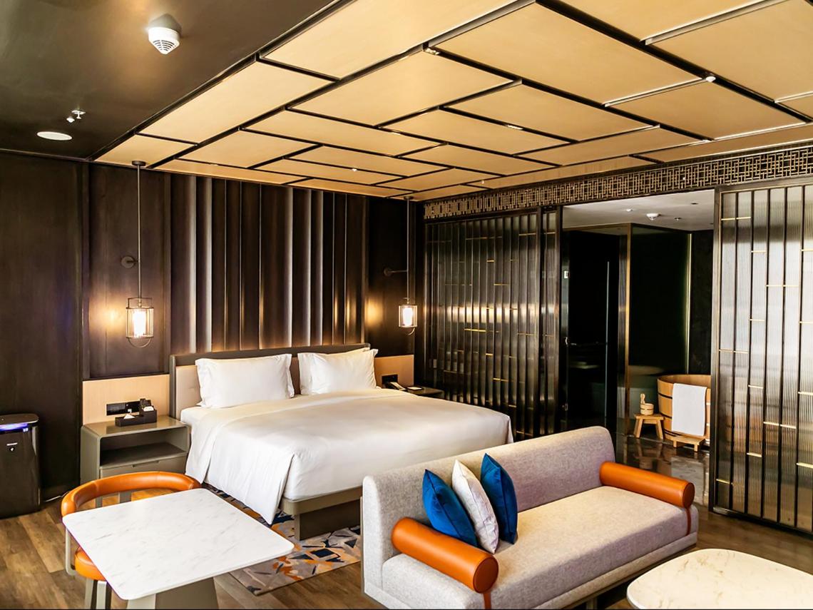 Deluxe King Room photo 1