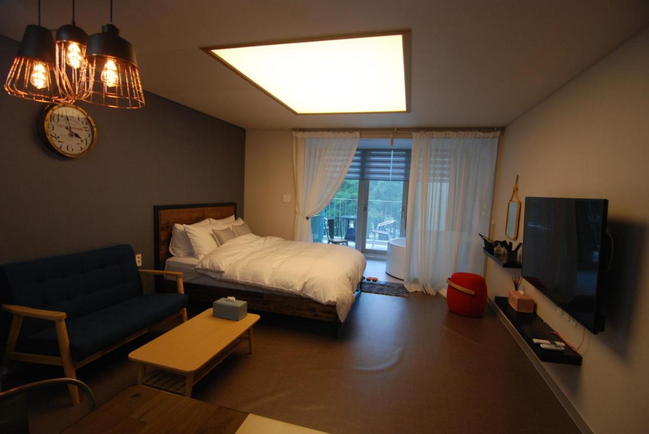Studio with Spa Bath