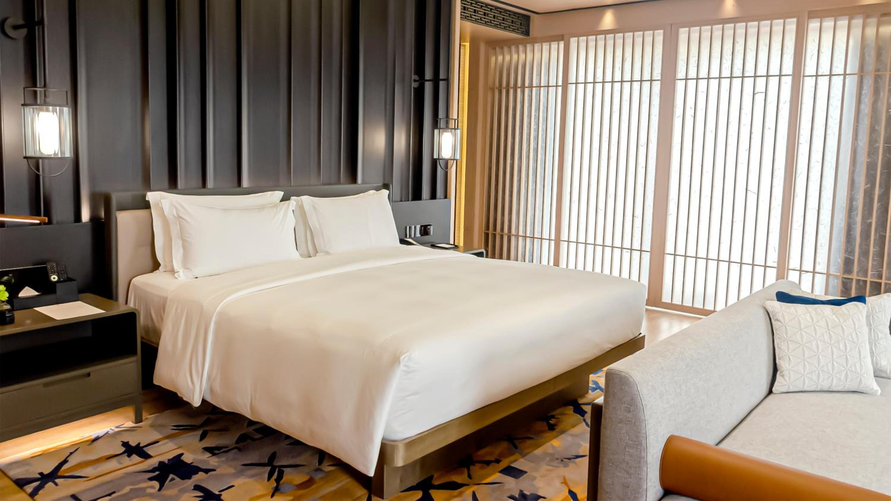 Superior King Suite photo 1