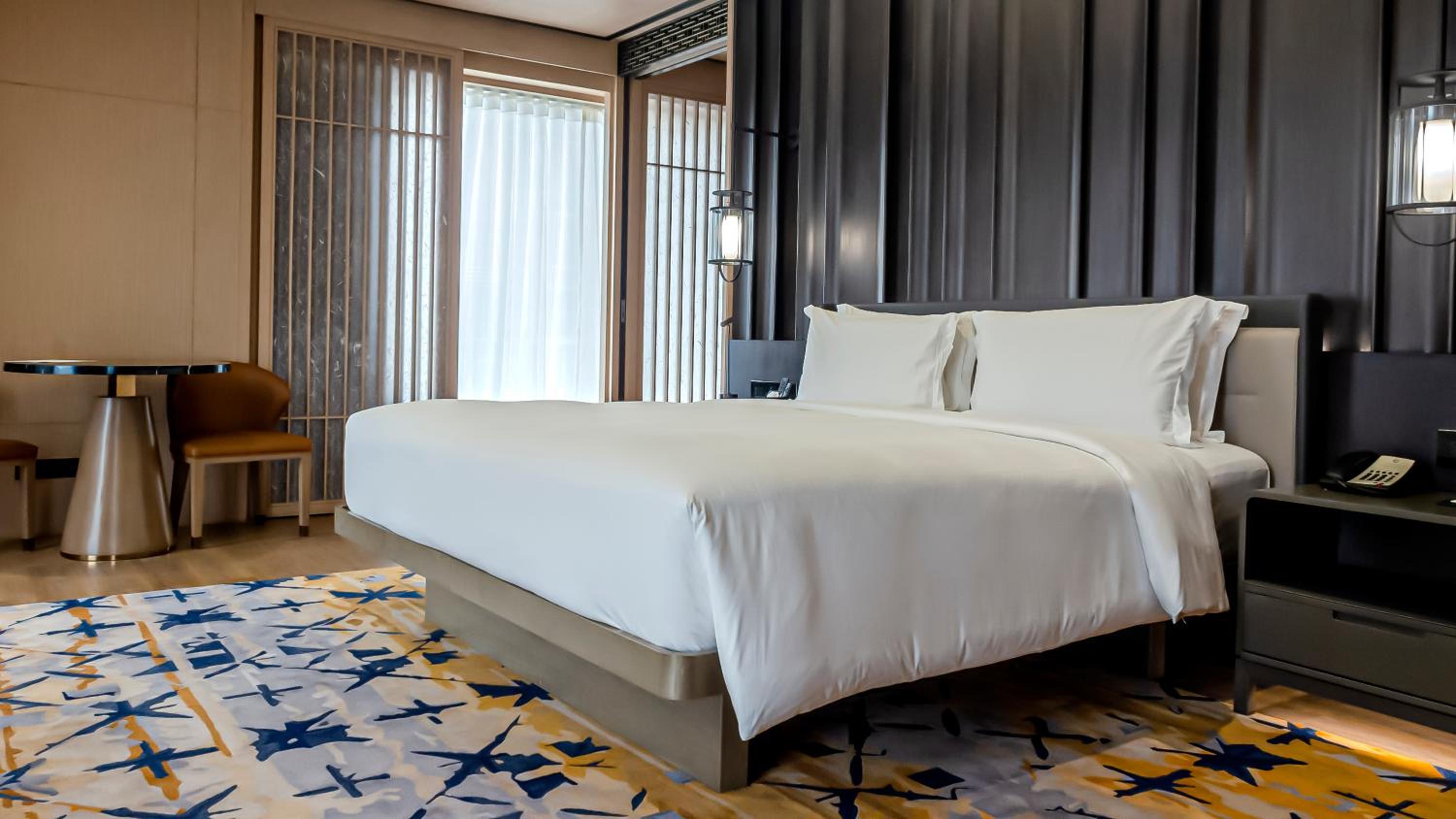 Superior King Suite photo 3