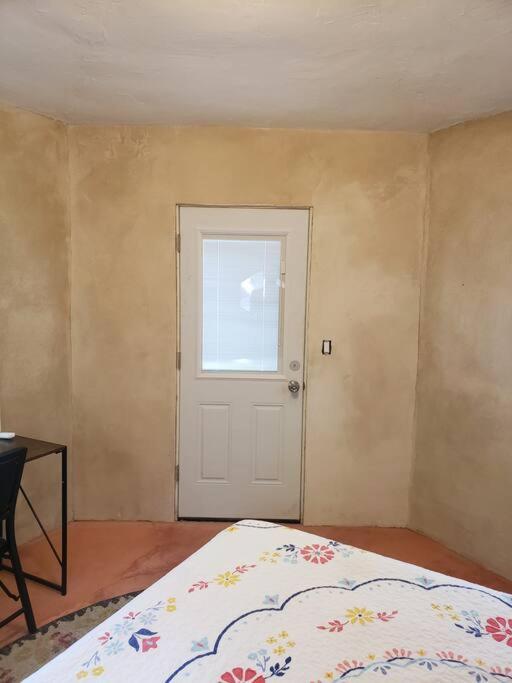 One-Bedroom House photo 2