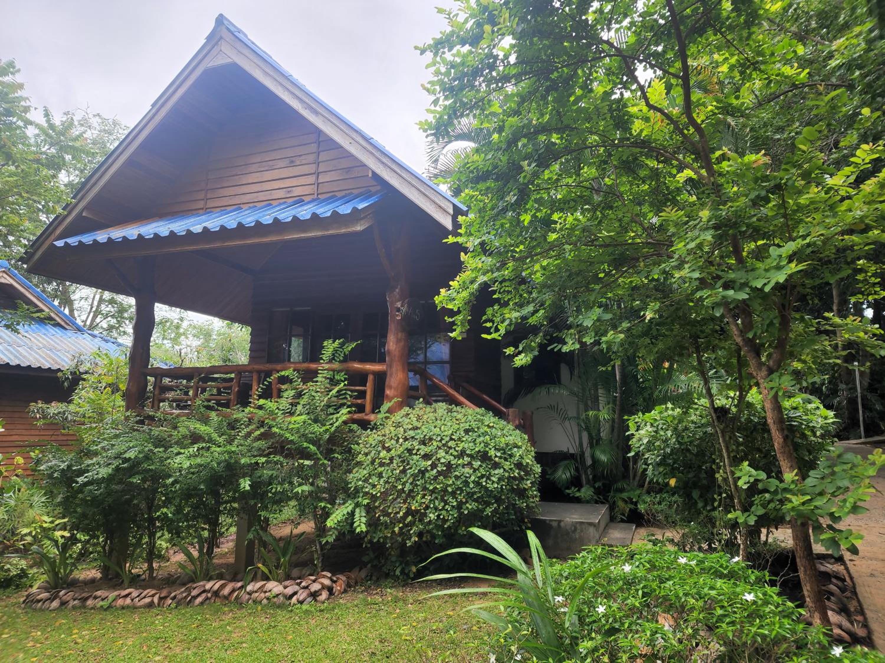 Standard Bungalow with Fan (1 Bed) - Photo 2