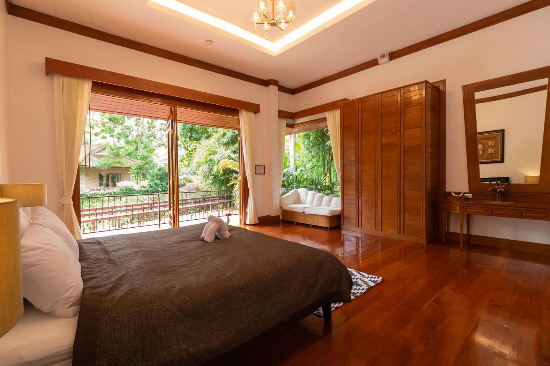 Deluxe Double Room - Photo 13