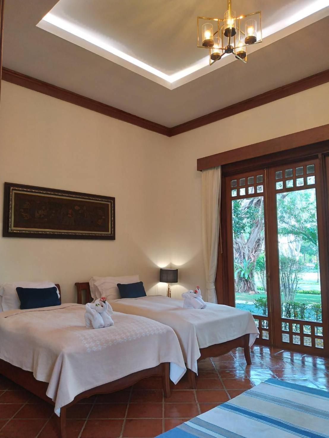 Deluxe Double Room - Photo 11