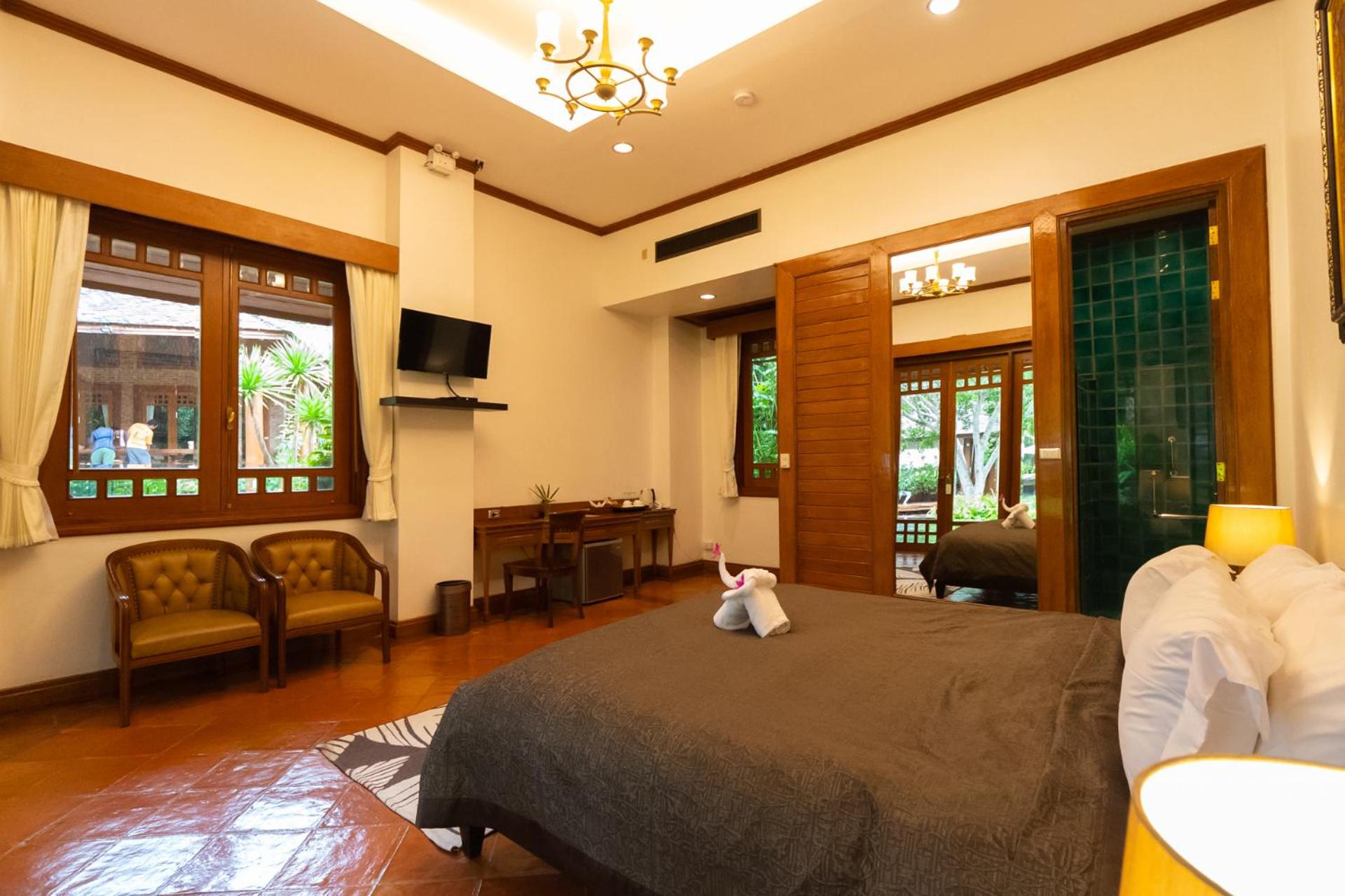 Deluxe Double Room - Photo 9