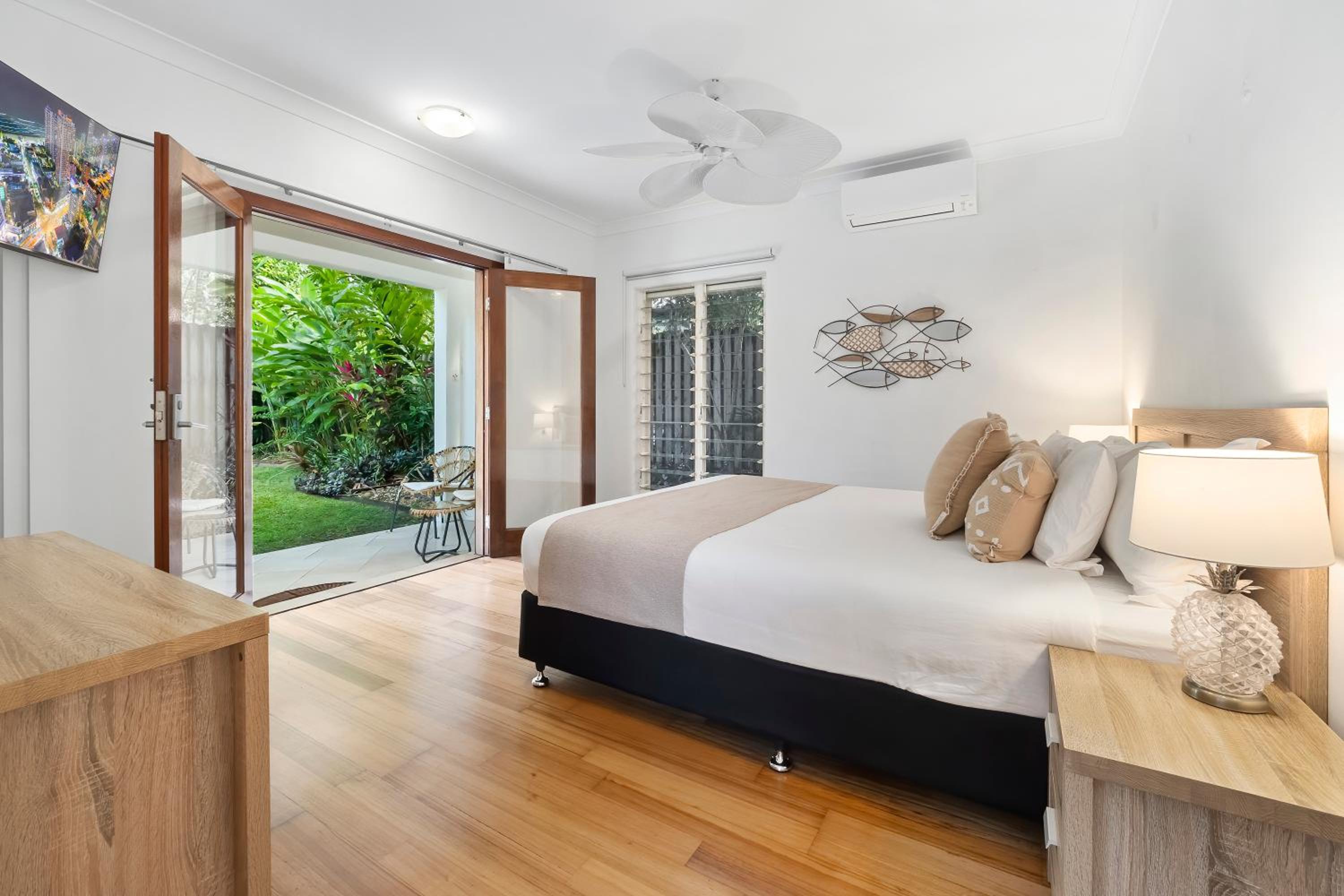 Four-Bedroom House photo 1