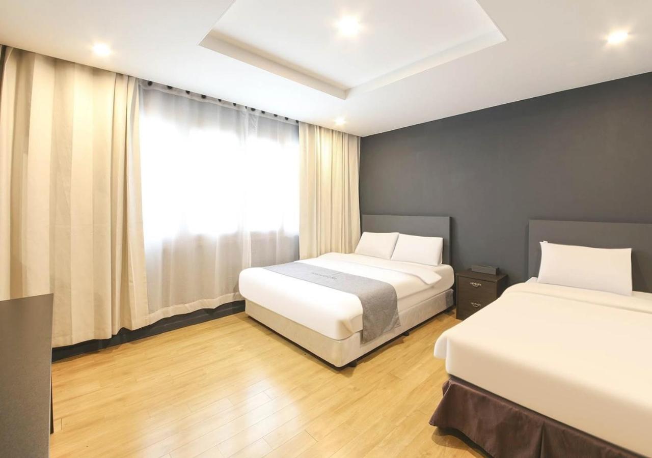 Deluxe Twin Room - Photo 1
