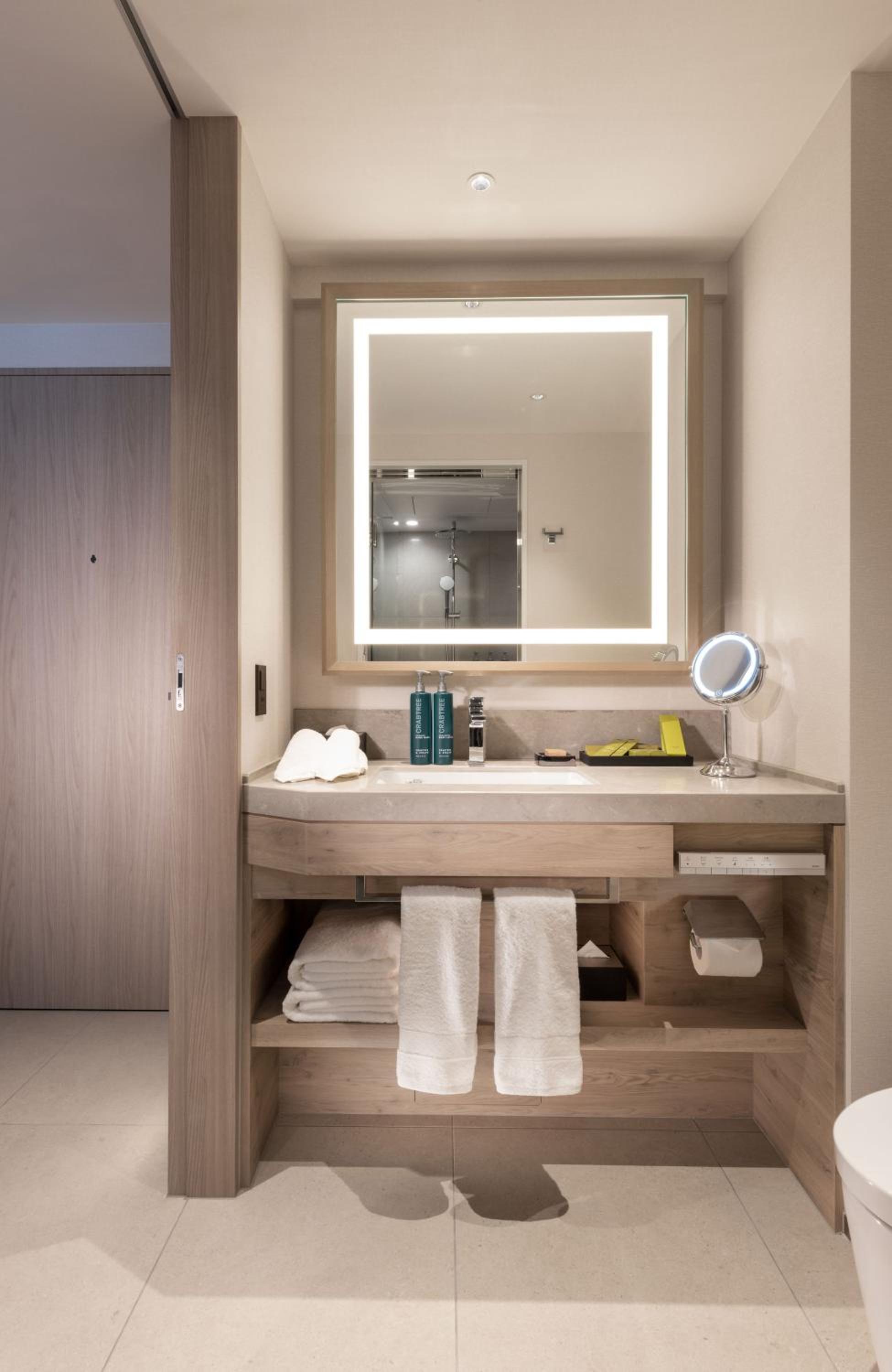 King Guest Room - Photo 4