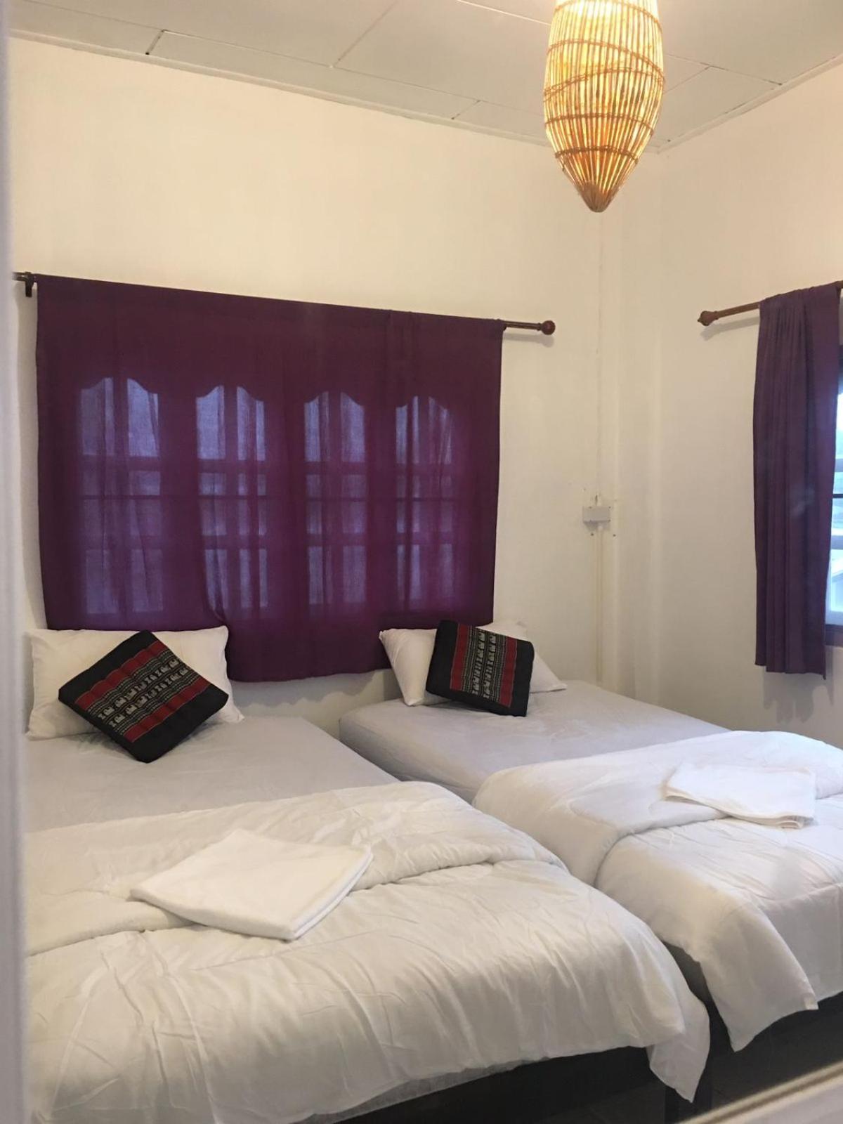 Twin Room with Shared Bathroom photo 2