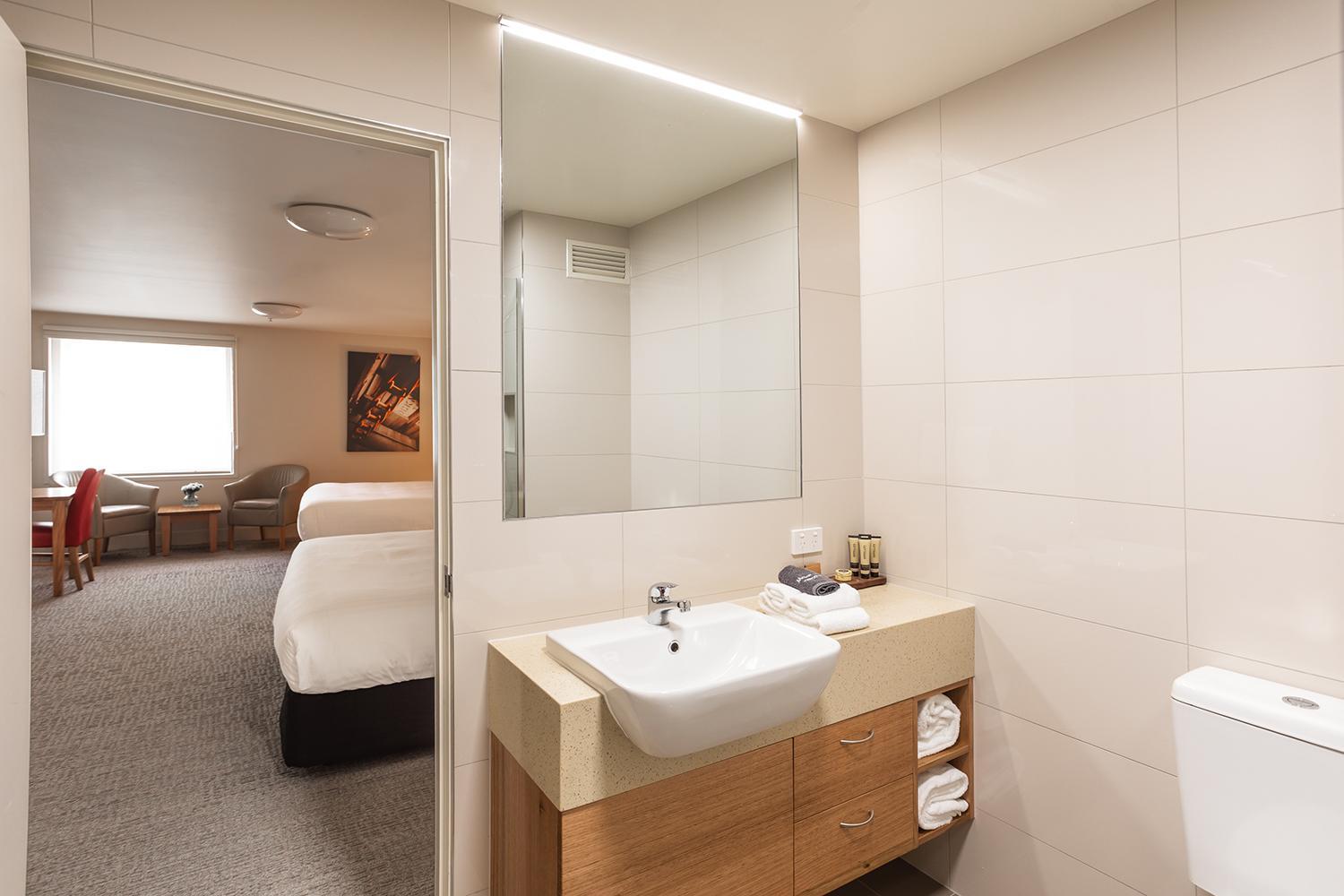 Standard Double Room with Free High Speed WiFi - Photo 3
