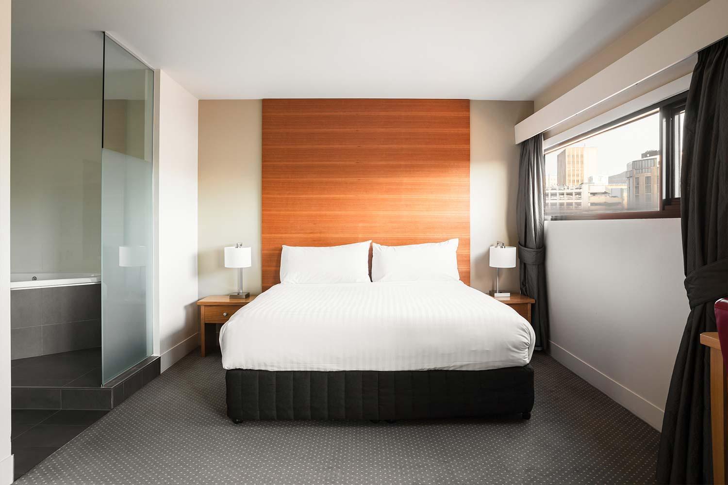 Executive Spa Apartment with Free High Speed WiFi - Photo 3