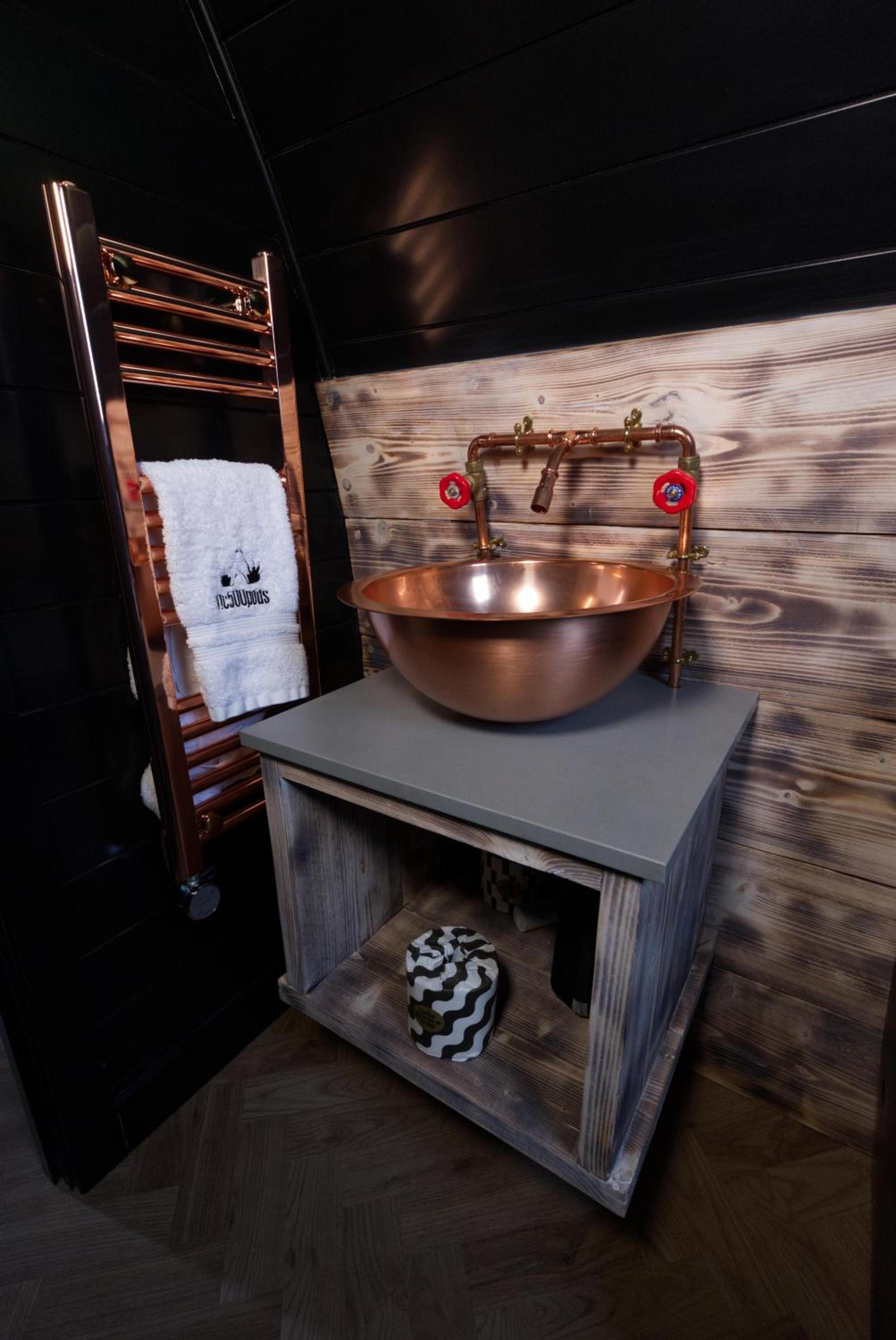 Boujee Glamping Pod (no dogs) - Photo 11