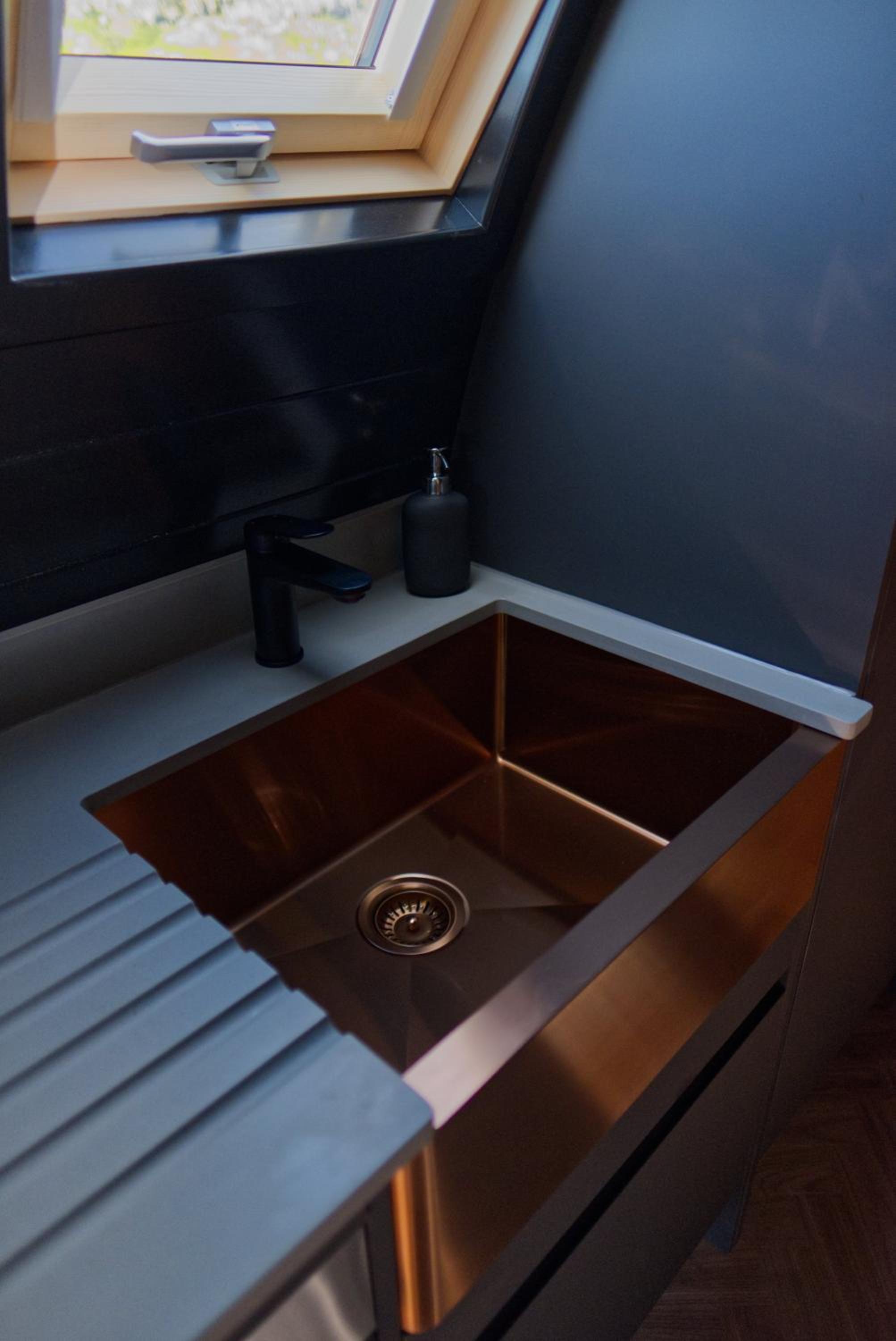 Boujee Glamping Pod (no dogs) - Photo 9