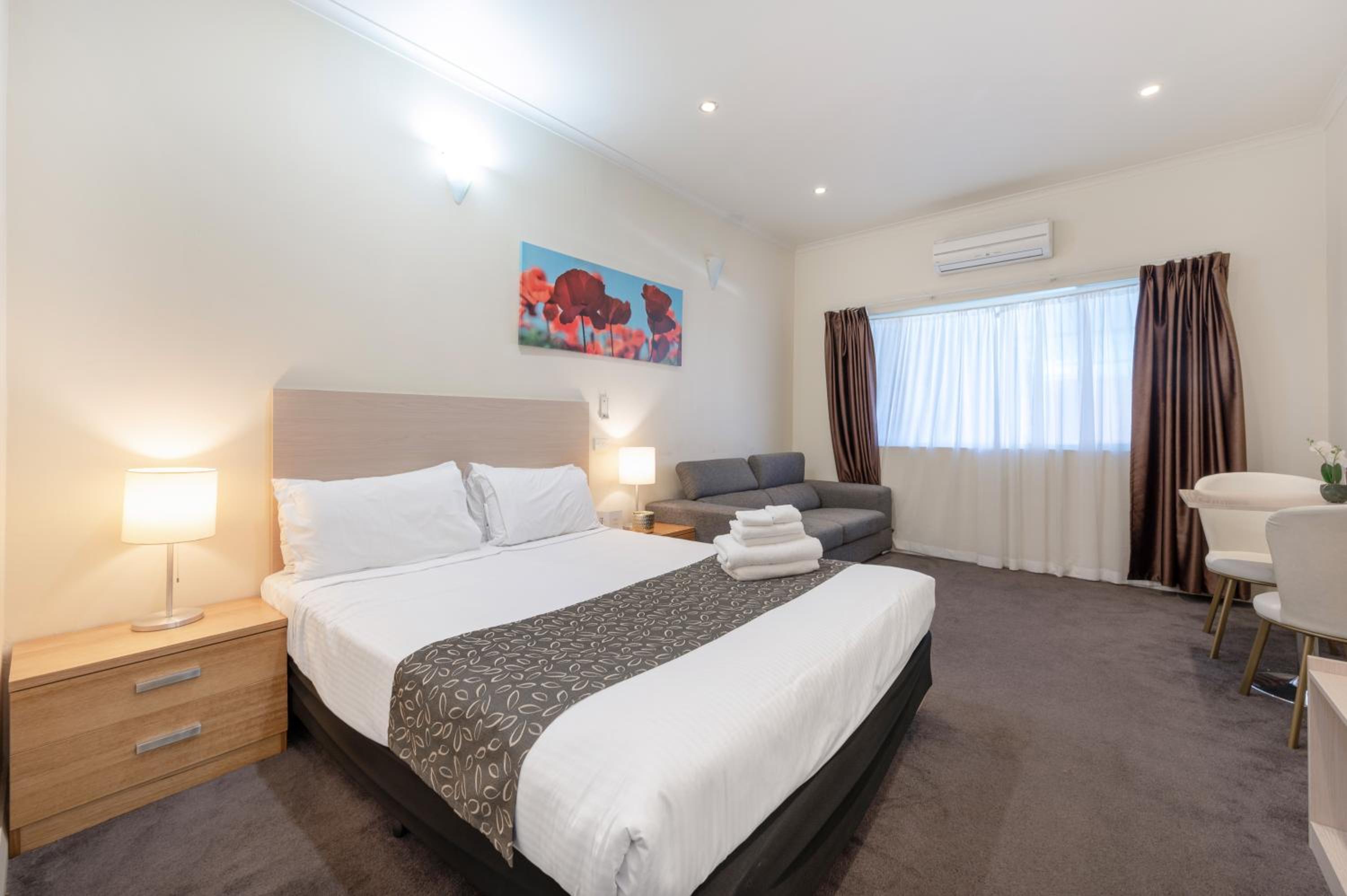 Executive Queen Room