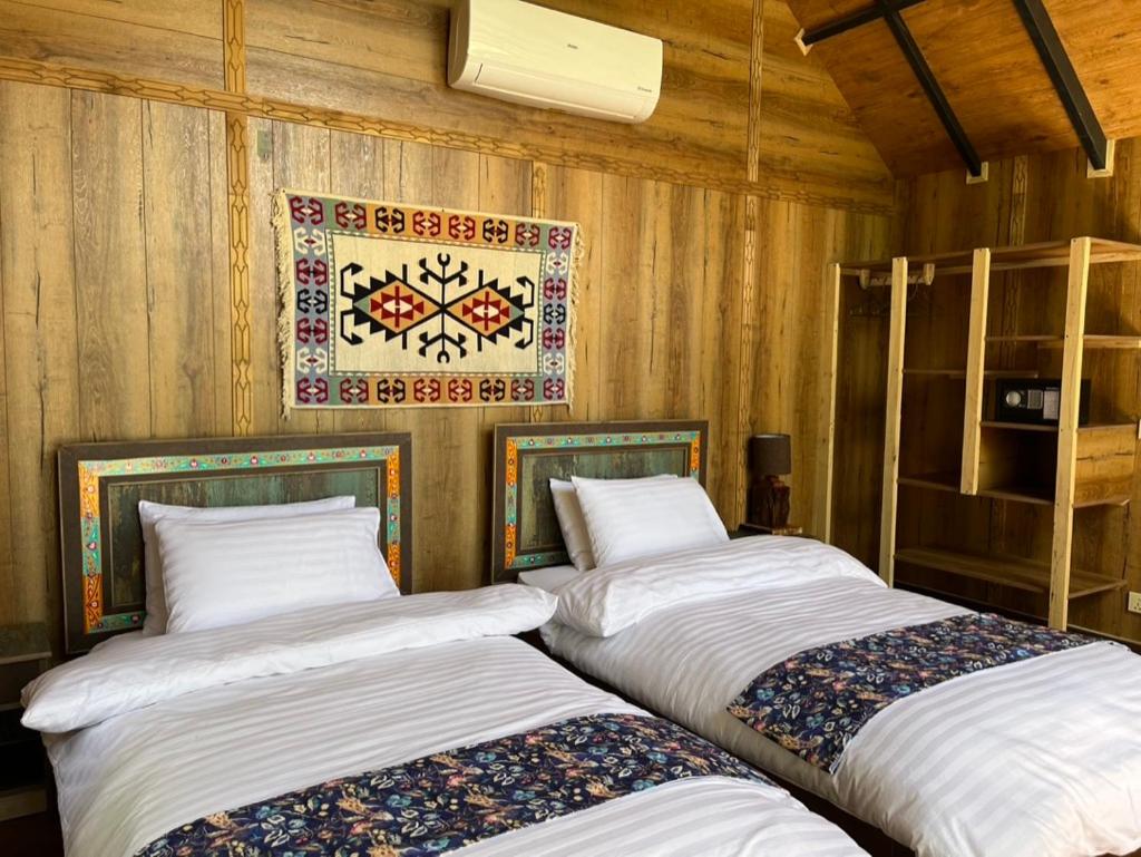 King Room with Mountain View photo 2