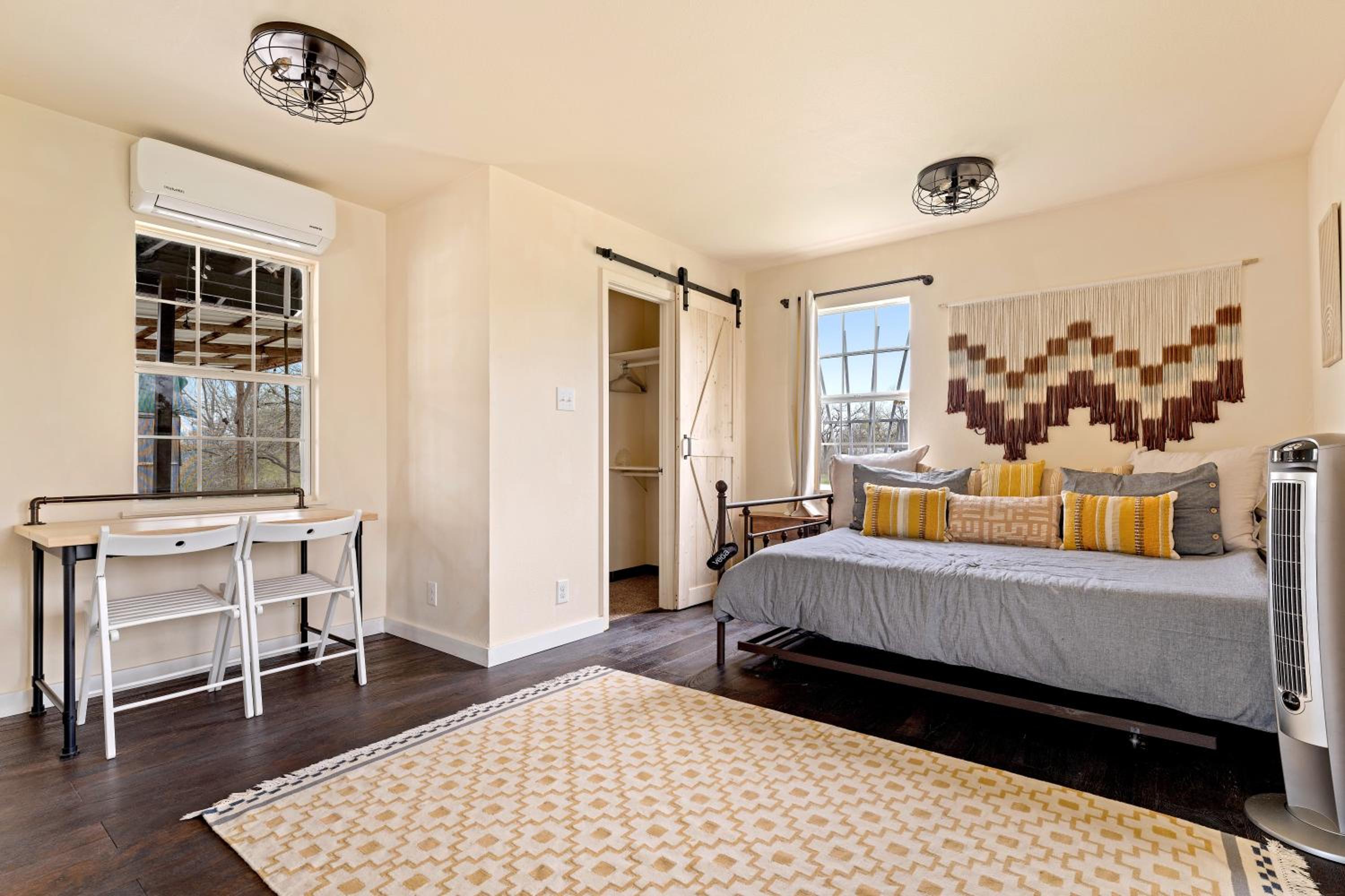 One-Bedroom House photo 2