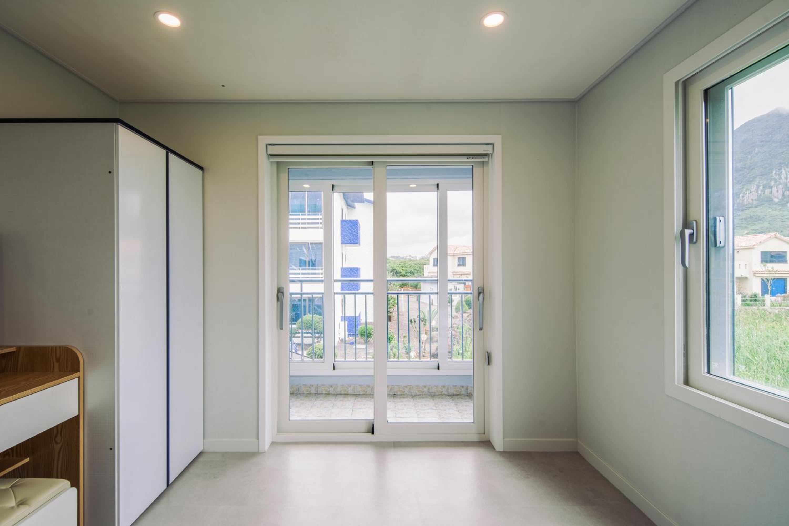 Two-Bedroom House - Photo 10