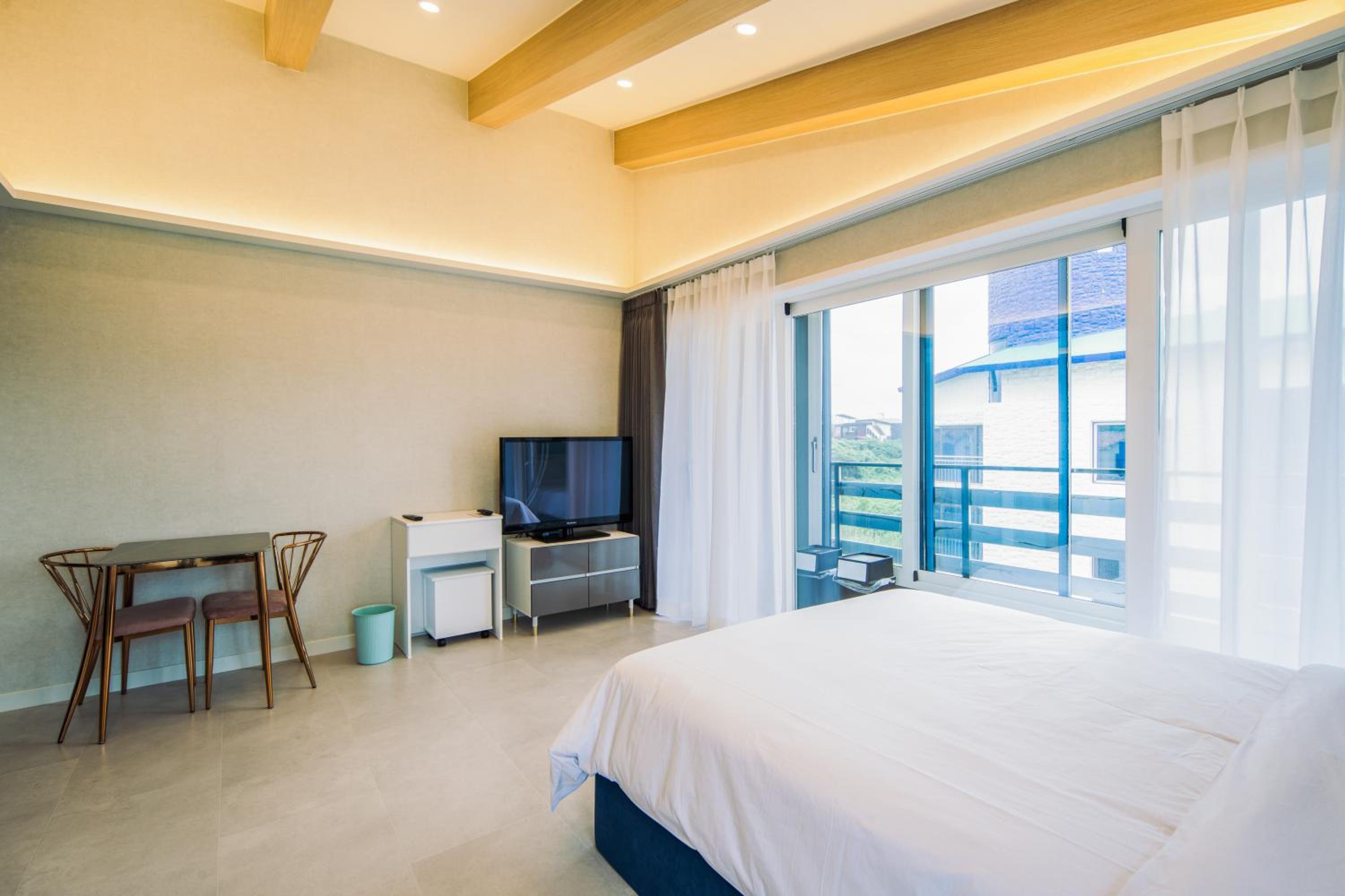 Double Room - Photo 2