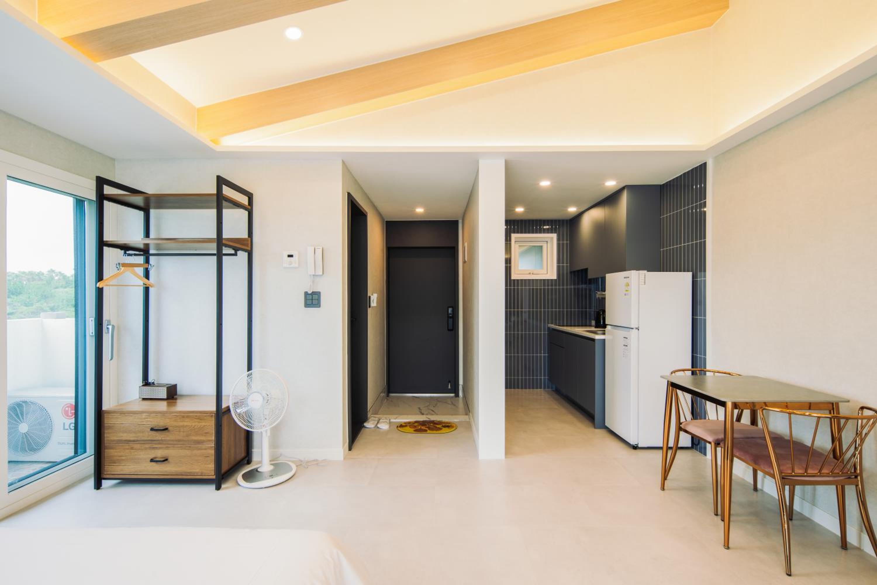 Double Room - Photo 3