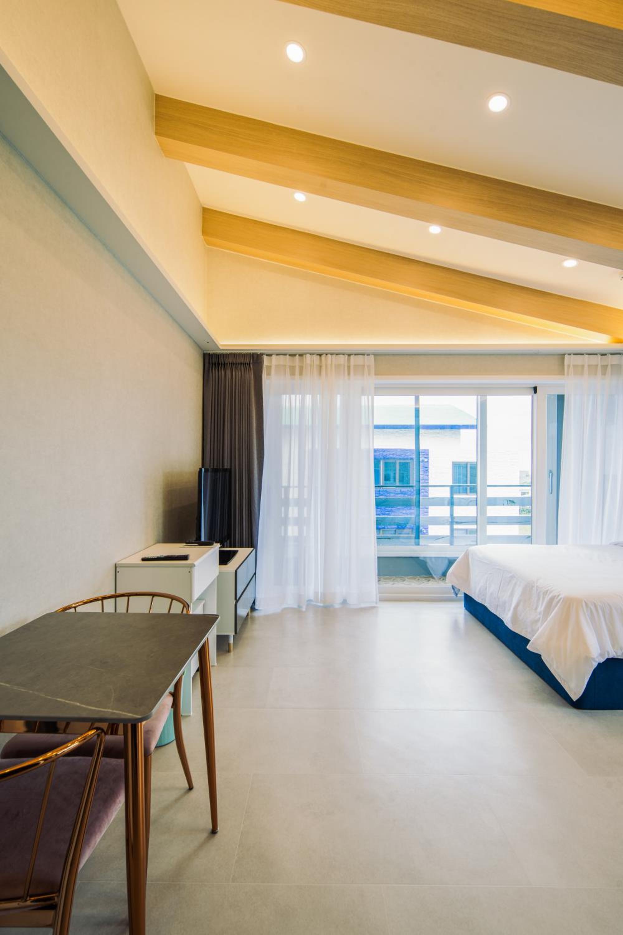 Double Room - Photo 10