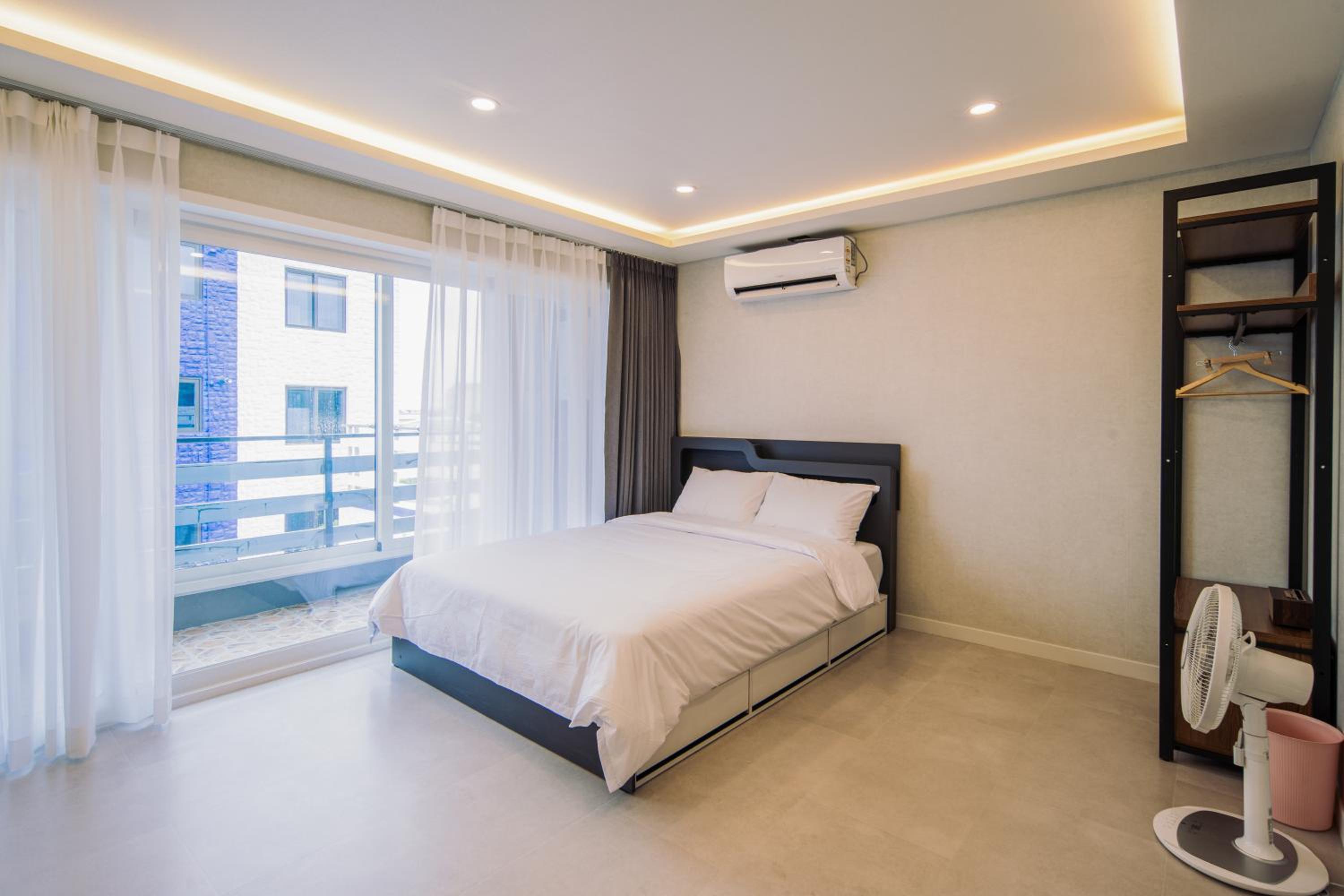 Double Room - Photo 7