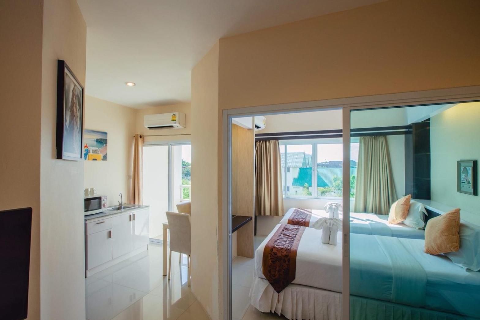 Deluxe Twin Room photo 3