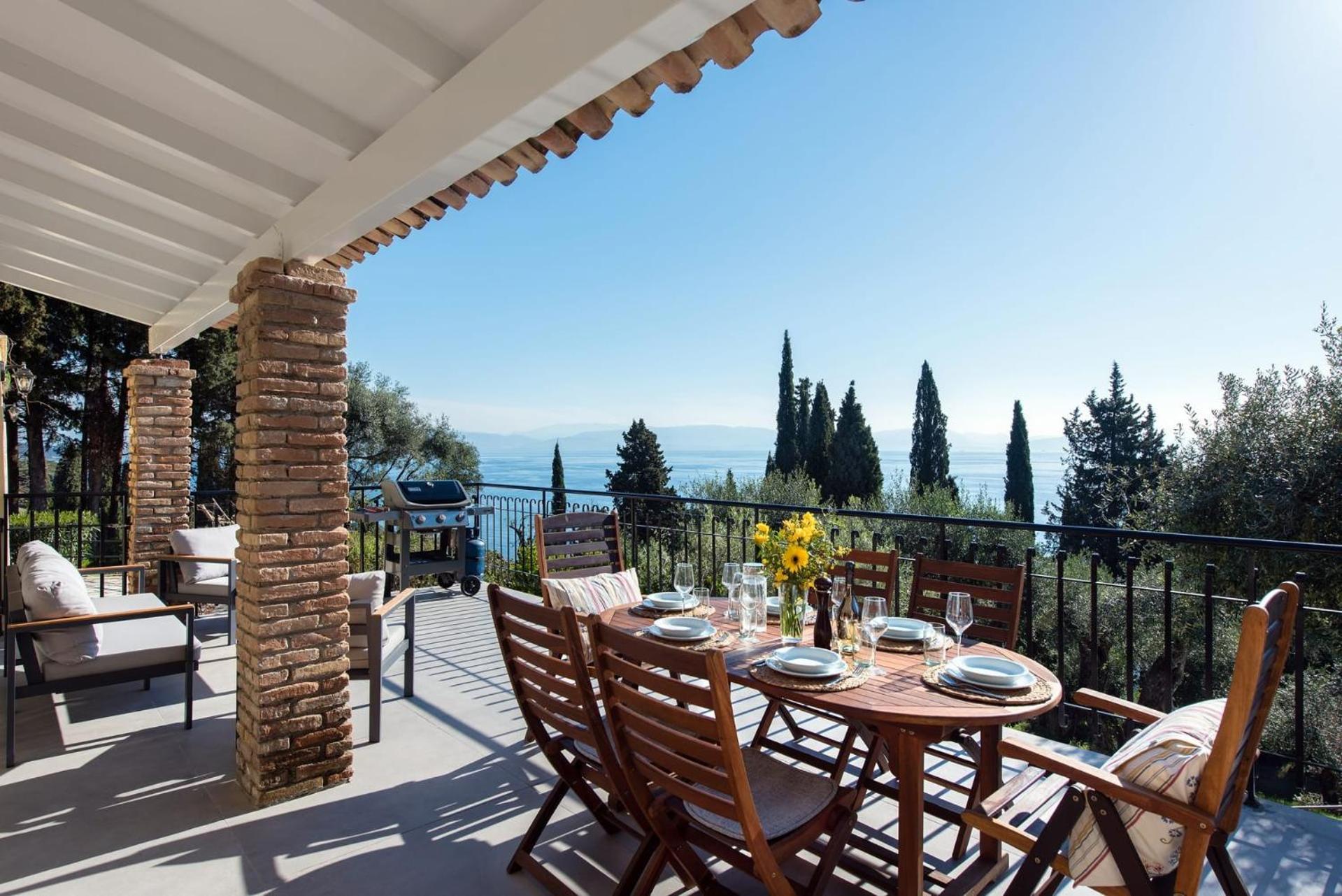 Villa photo 2