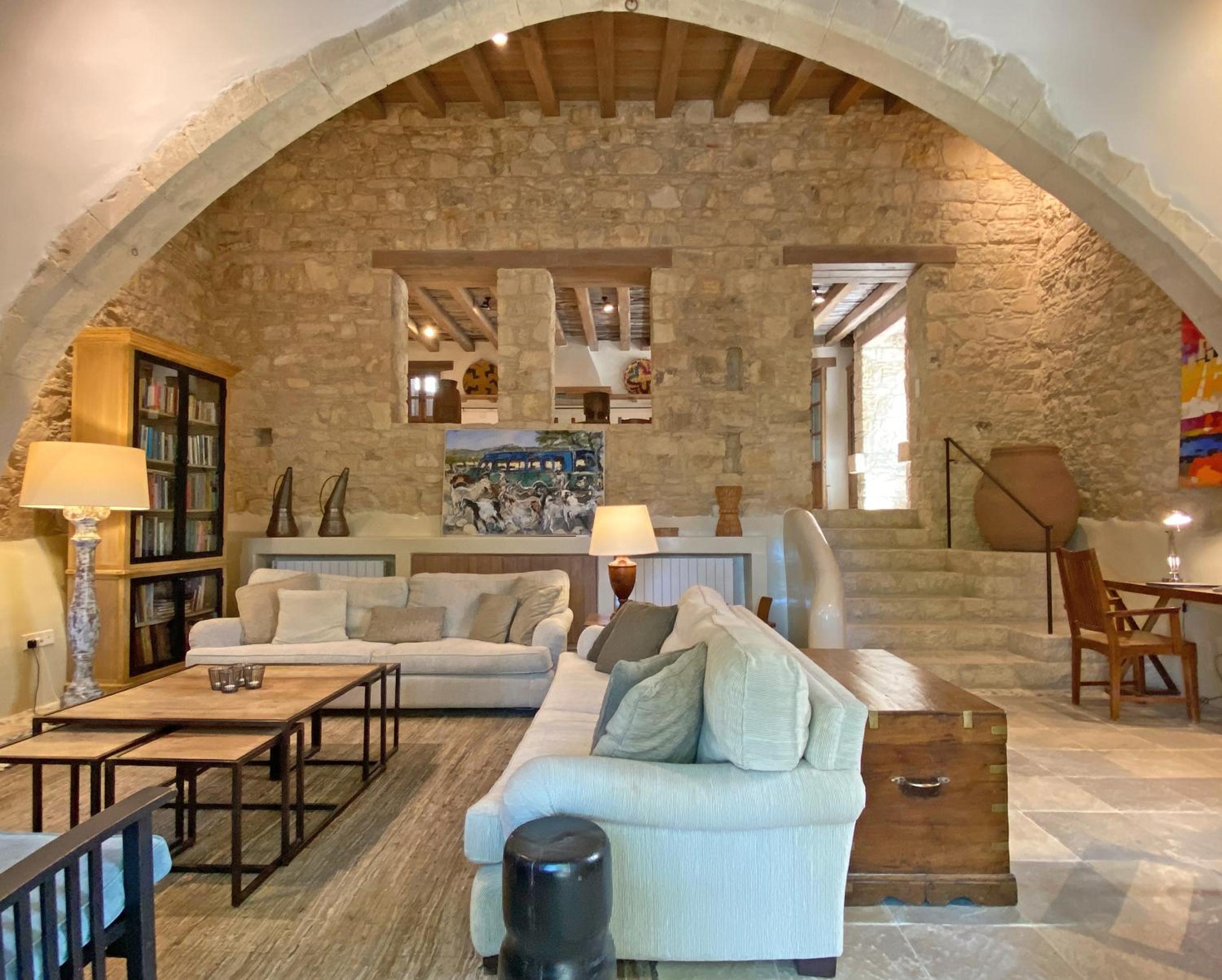 Three-Bedroom Cottage with Fireplace & Spa Bath (Schoolmaster's)