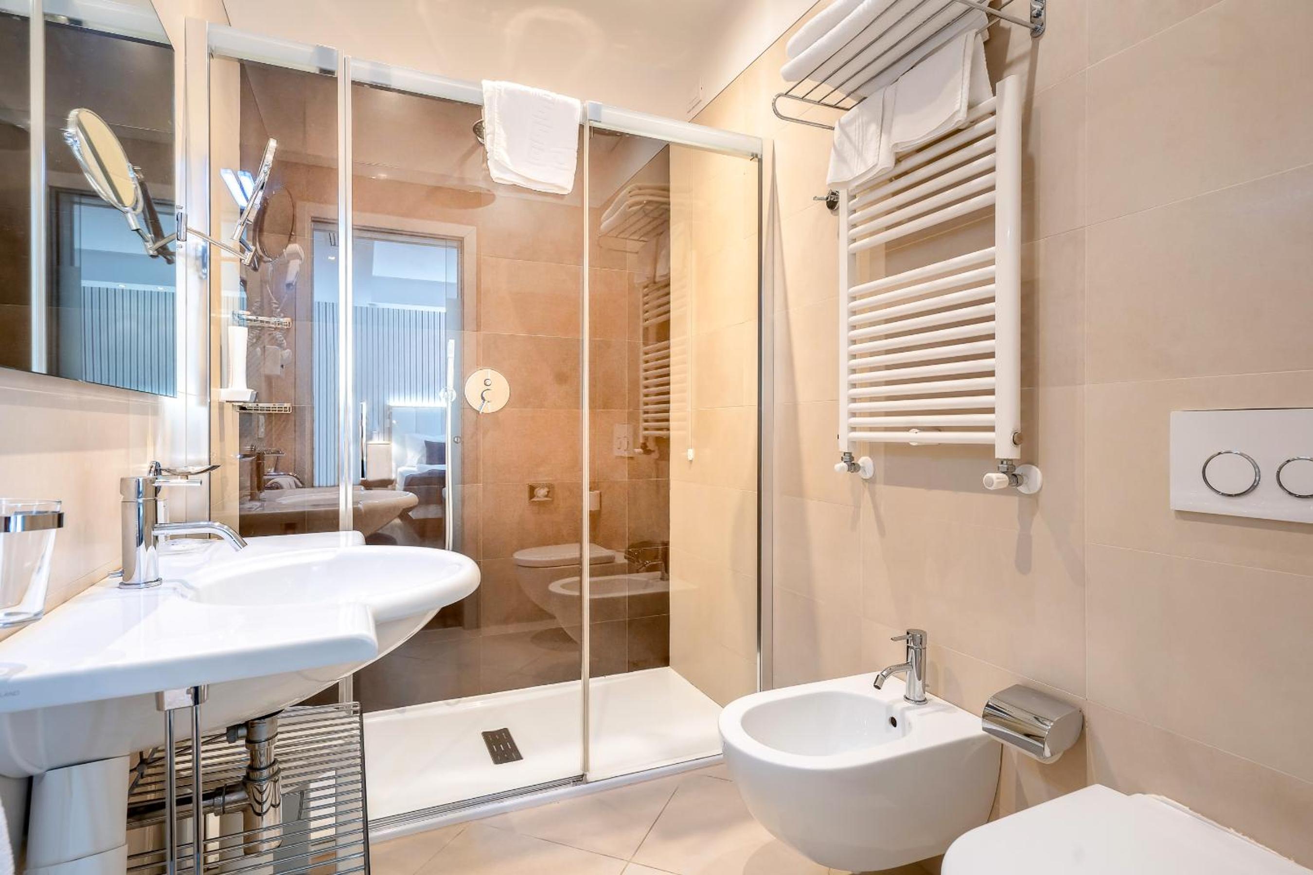 Double Room with Pool View photo 3