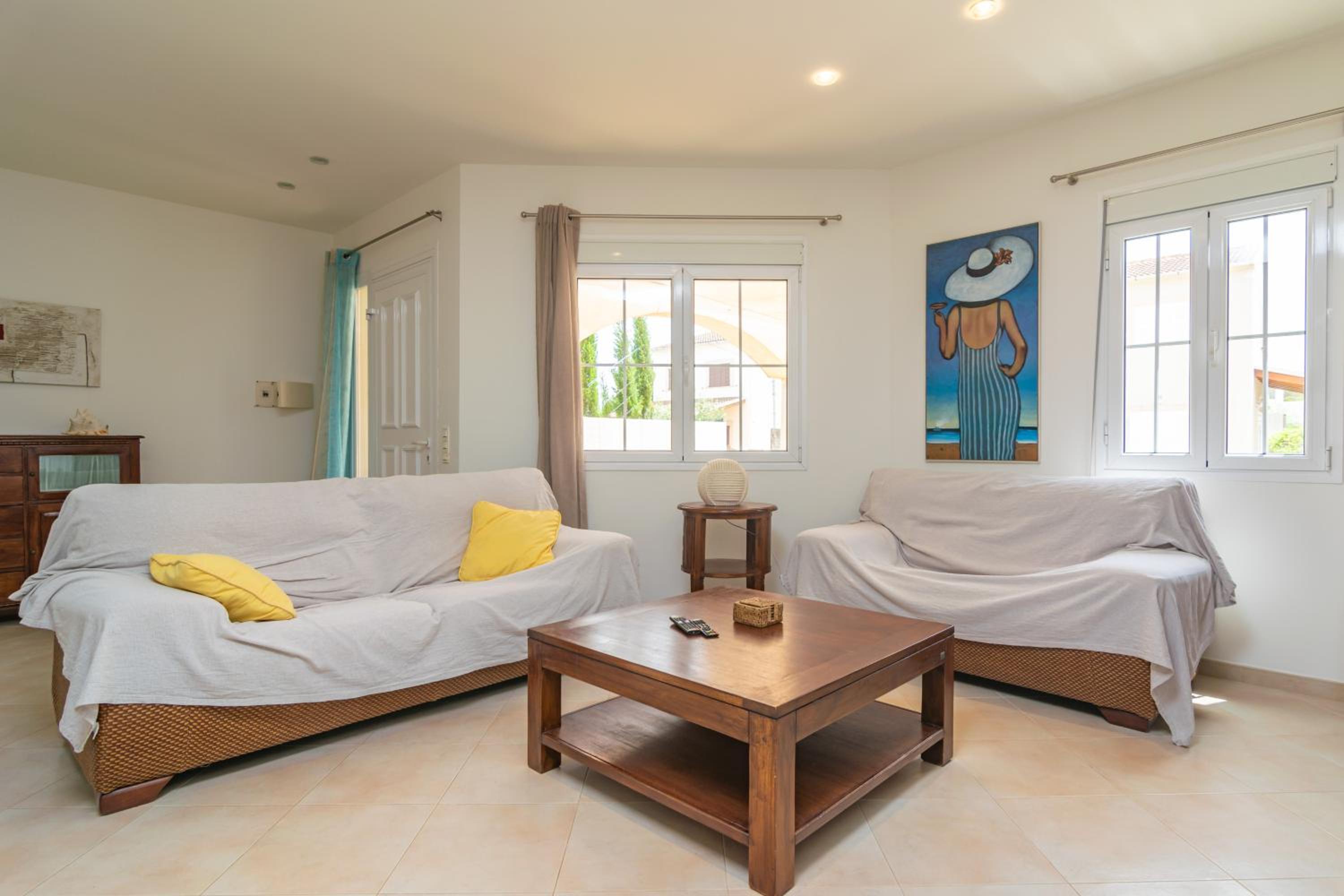 Villa photo 2