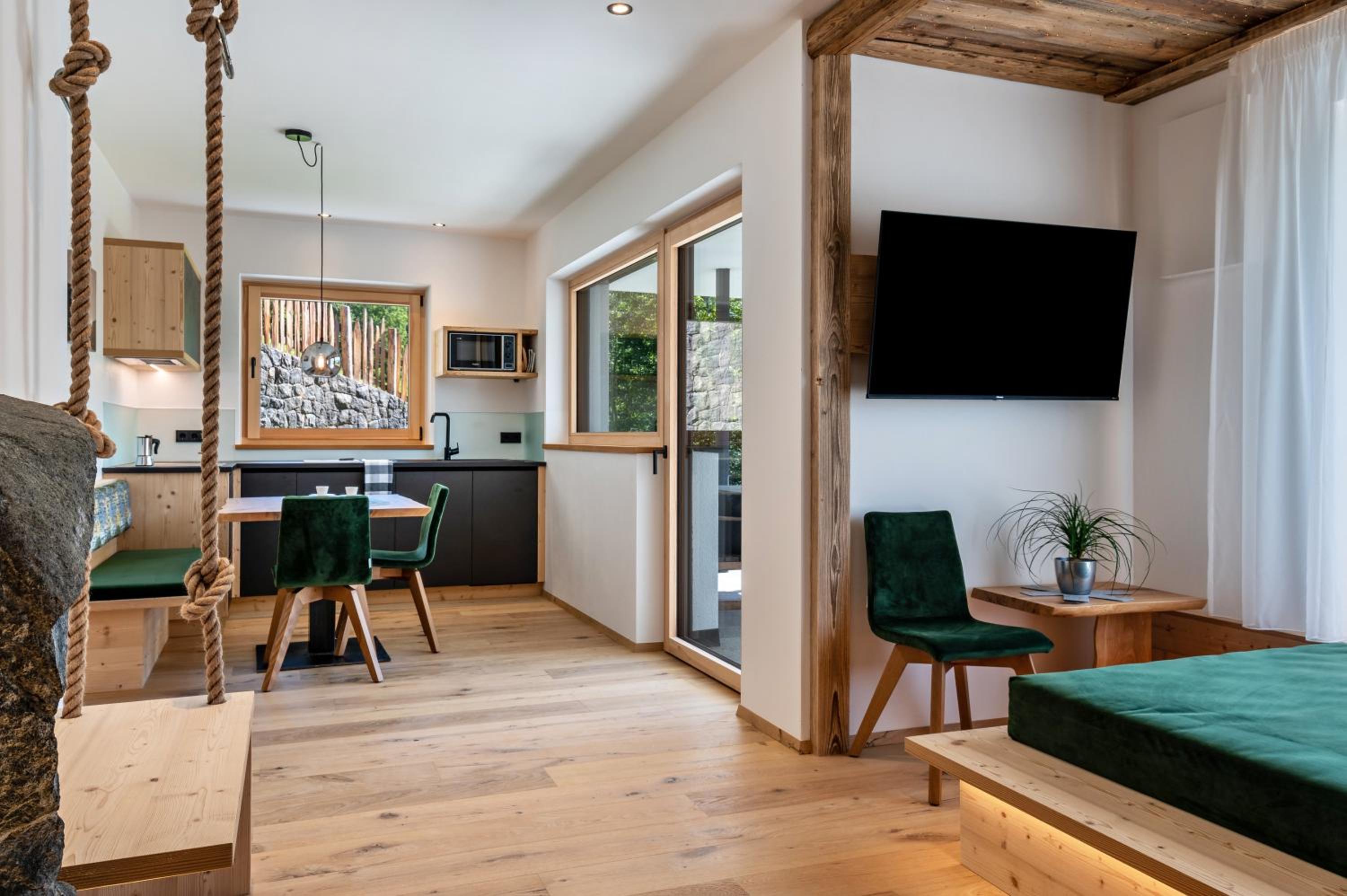Two-Bedroom Deluxe Apartment with Garden View photo 1