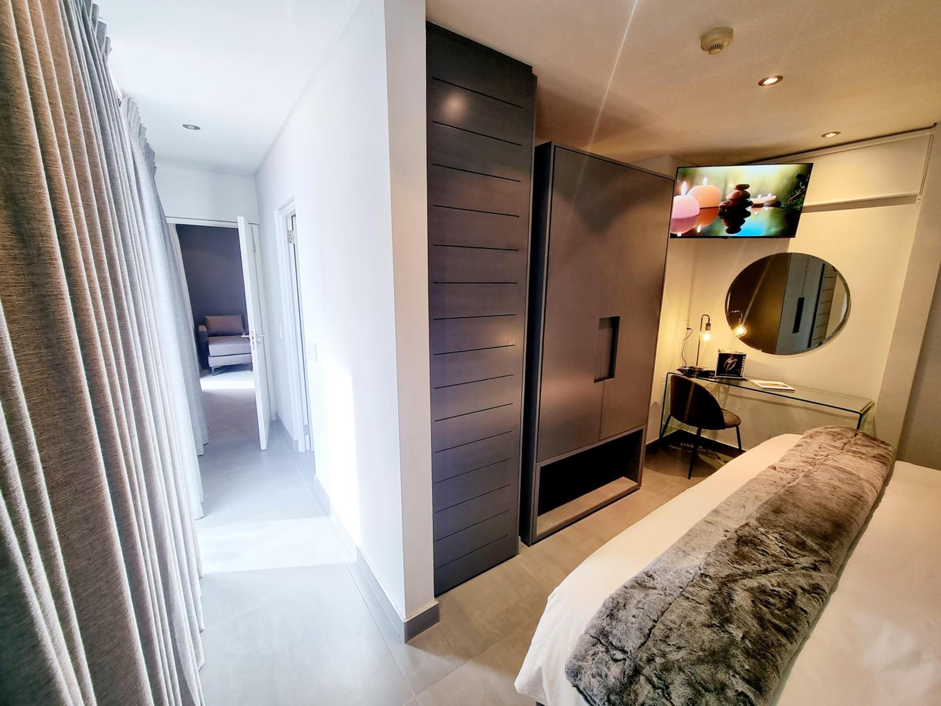 Penthouse - Photo 1