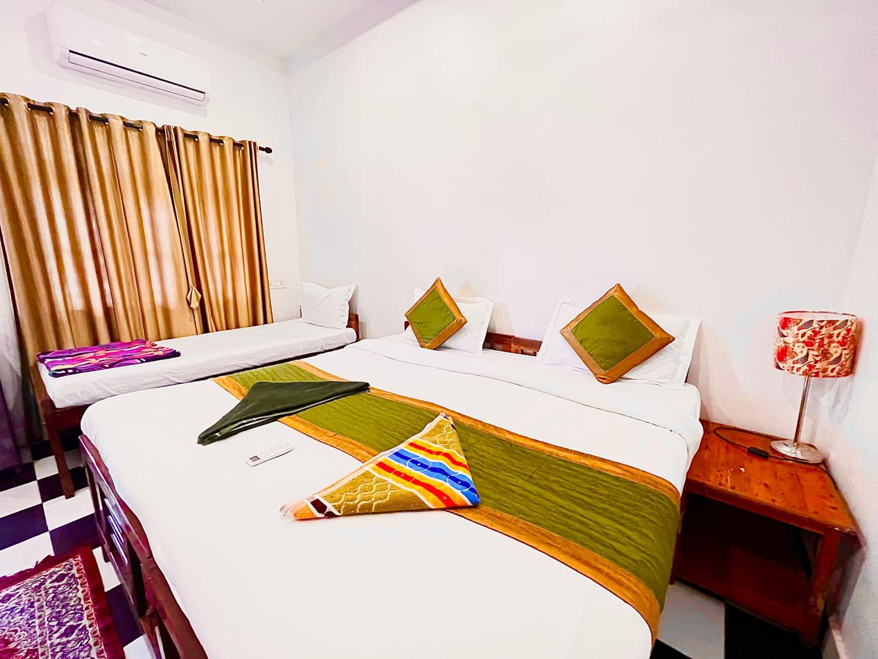 Quadruple Room with Balcony