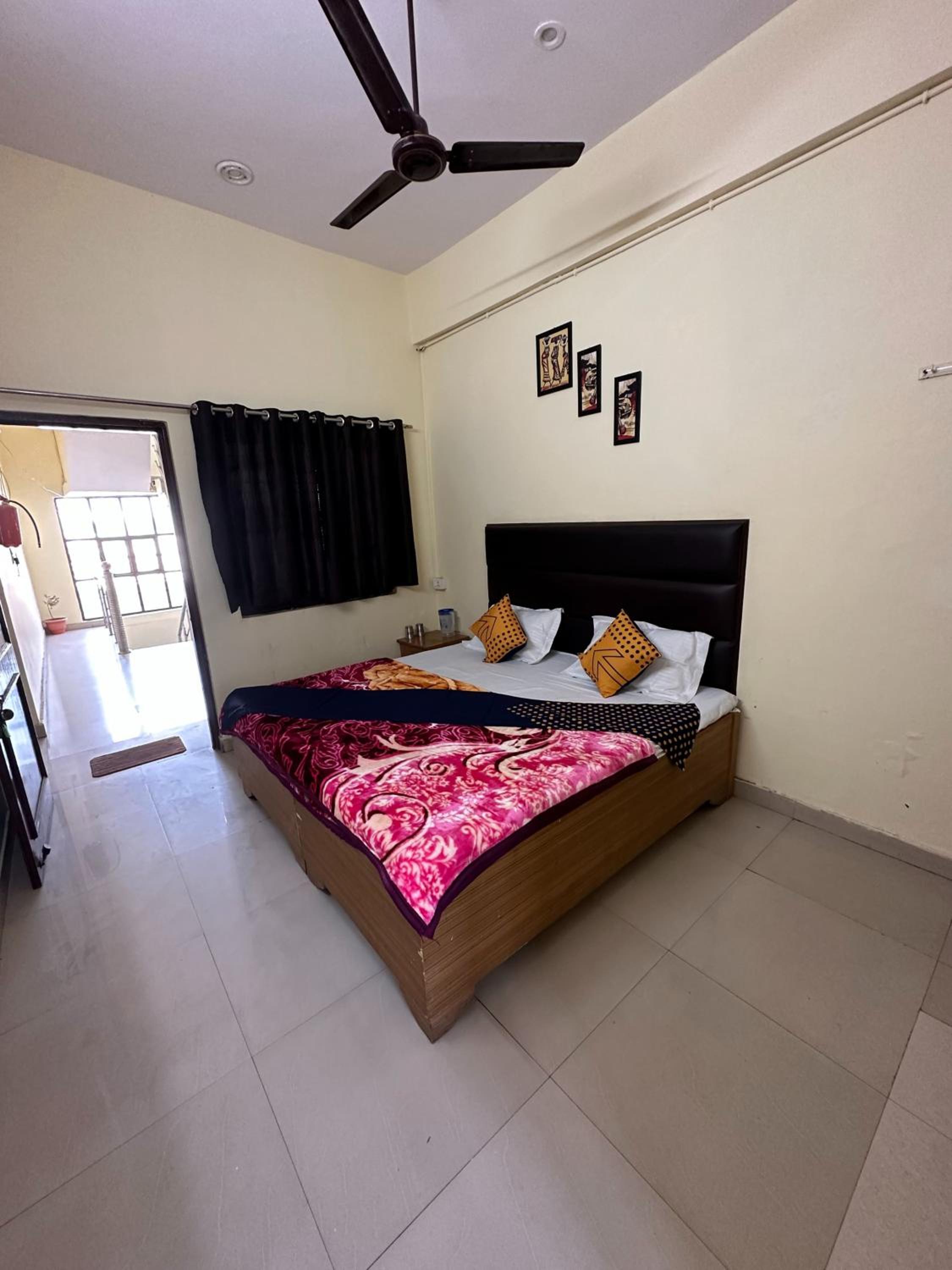 Deluxe Room - Photo 11
