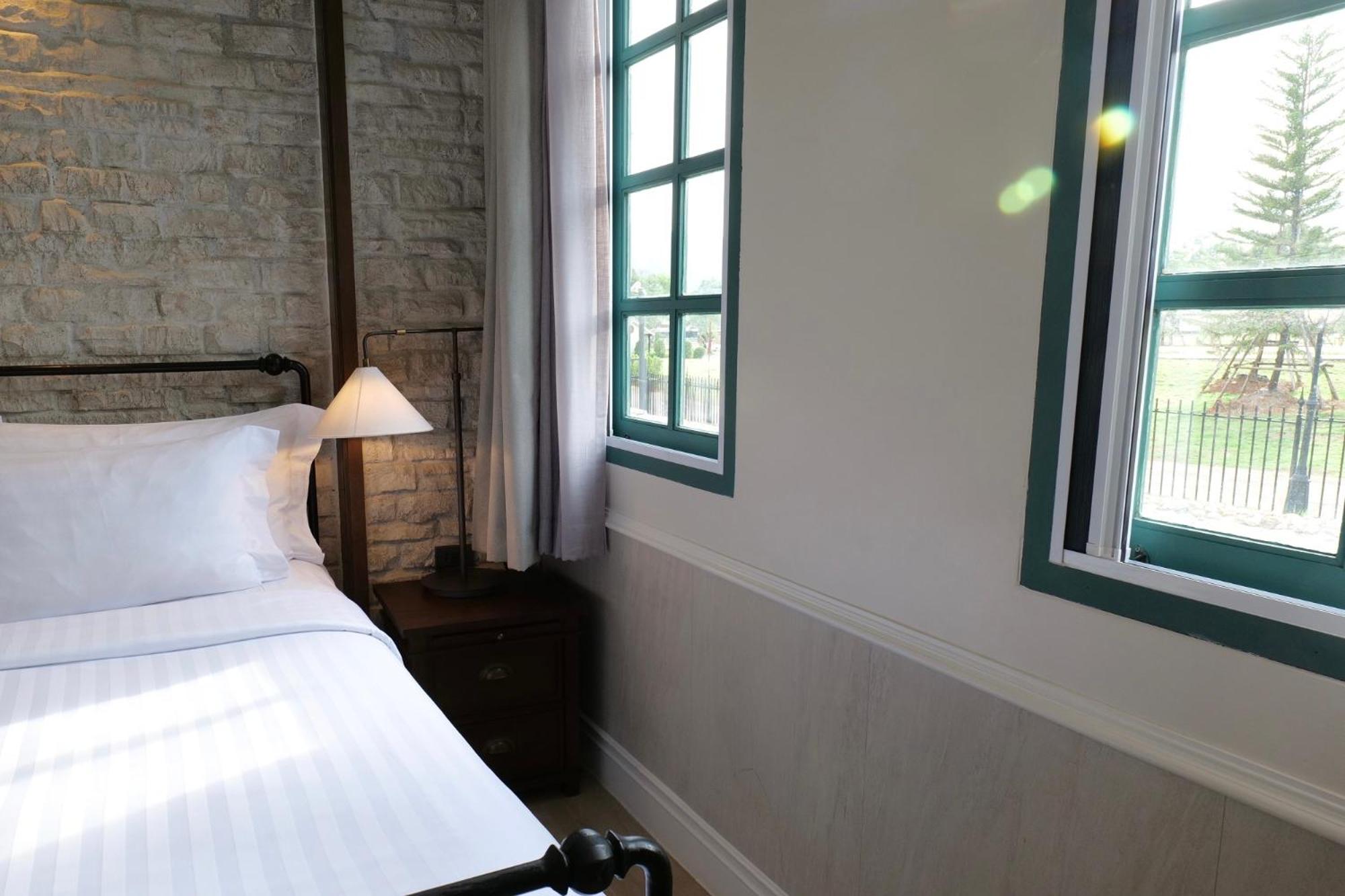 Executive Suite - Photo 3