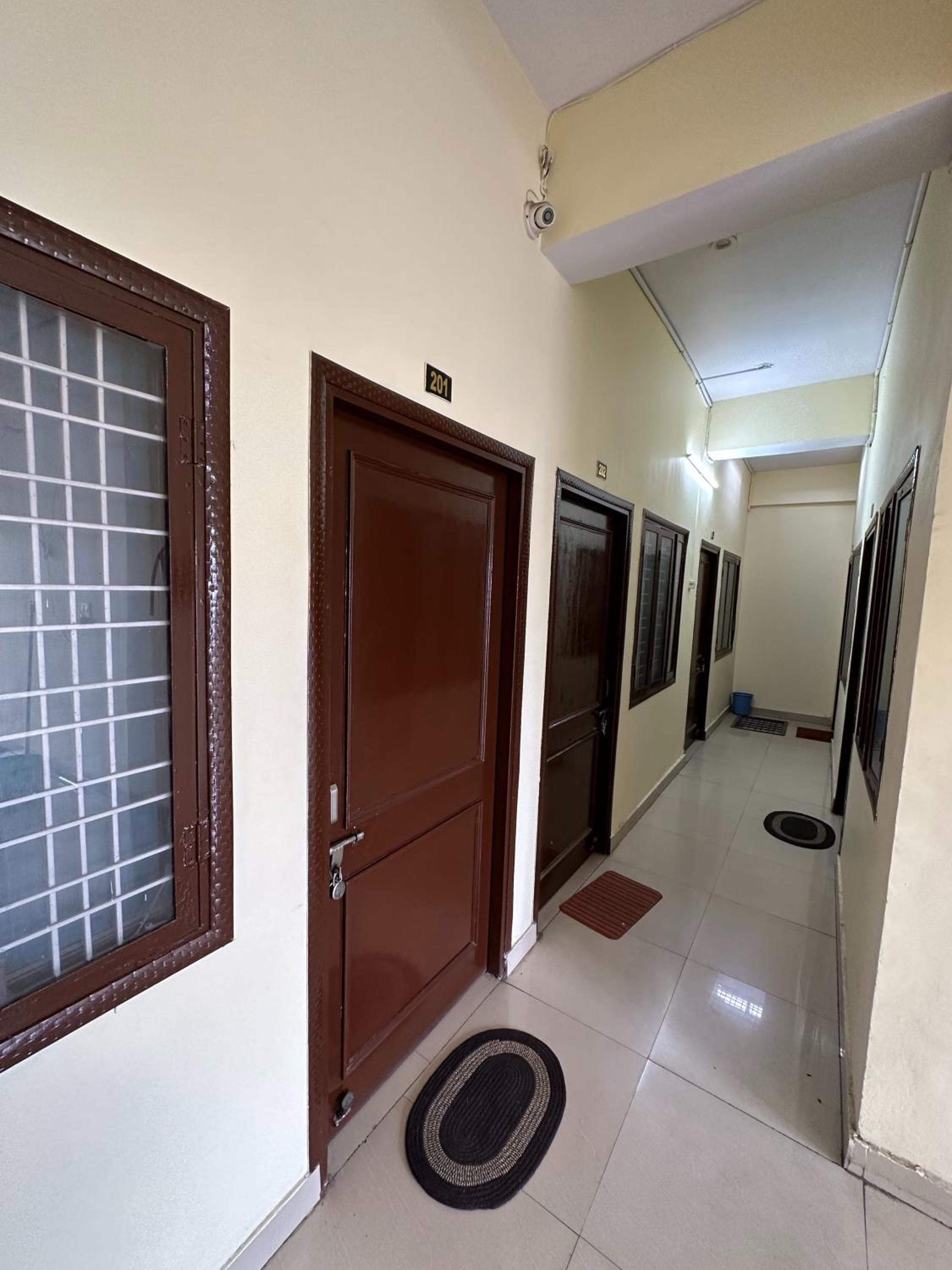 Deluxe Room - Photo 5