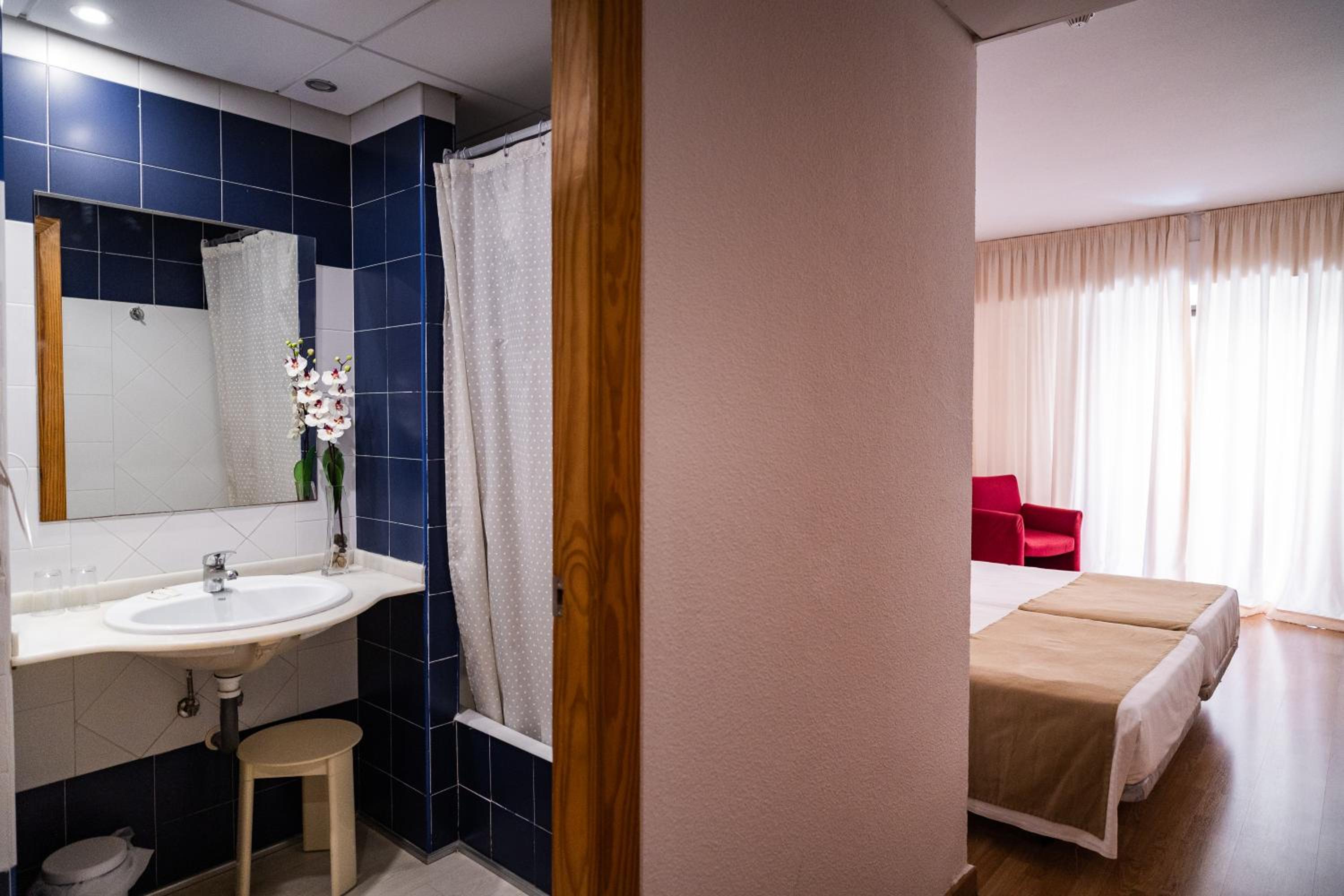 Triple Room - Photo 3